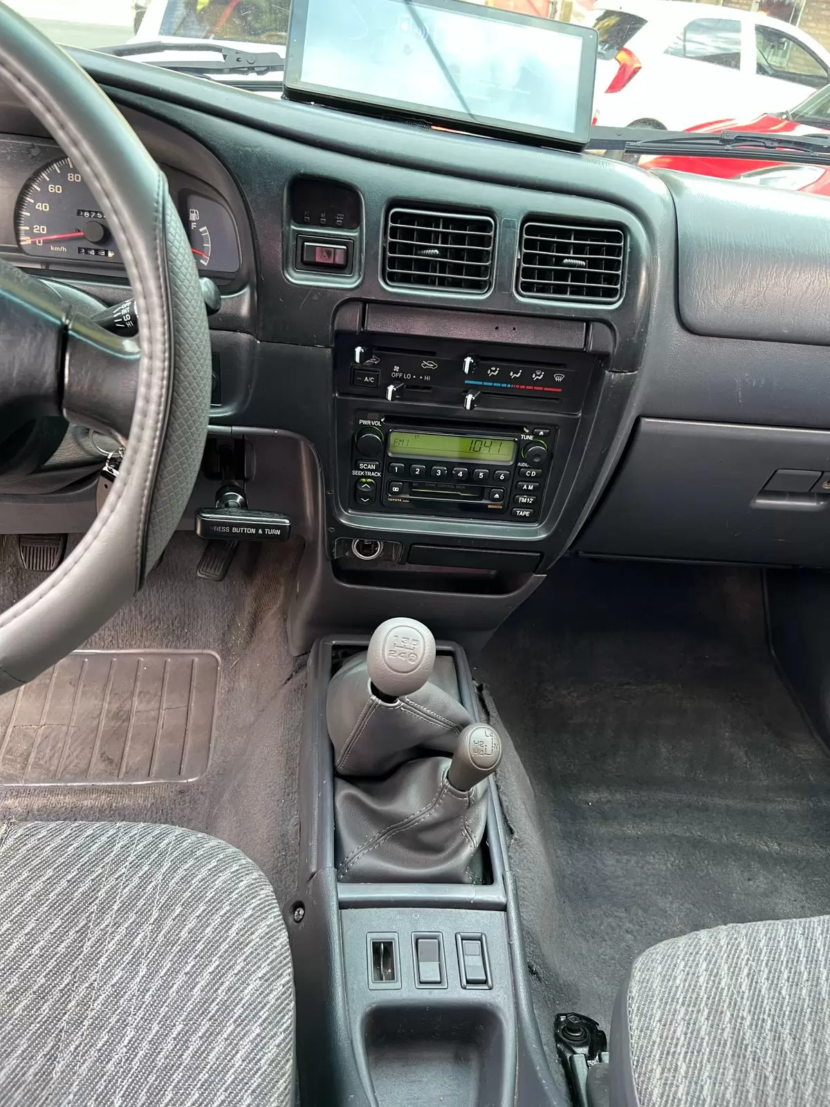 Toyota Hilux Cabina Plus 4x4 2000 en Globalmotors: Resistente y funcional. - Imagen 14
