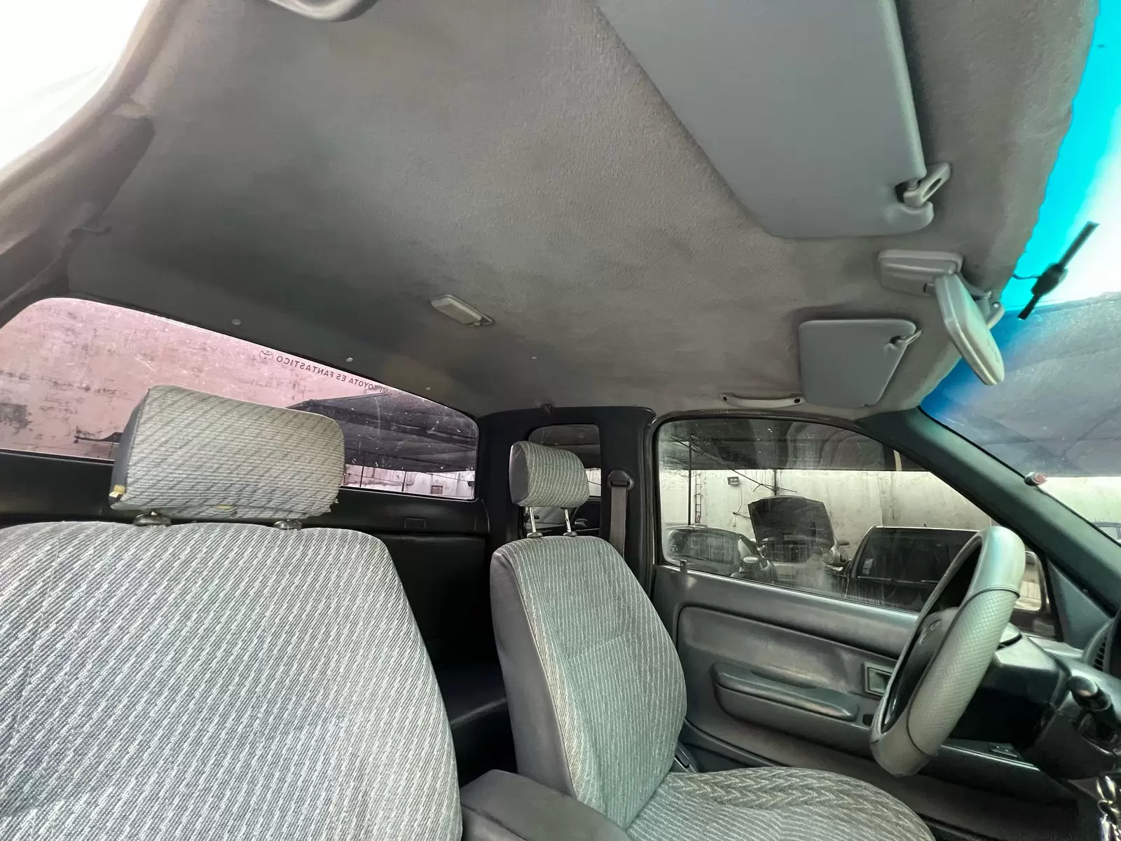Toyota Hilux Cabina Plus 4x4 2000 en Globalmotors: Resistente y funcional. - Imagen 18
