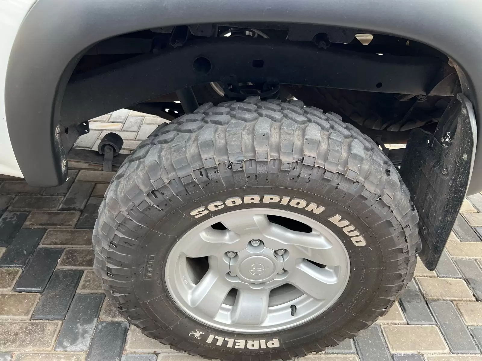 Toyota Hilux Cabina Plus 4x4 2000 en Globalmotors: Resistente y funcional. - Imagen 19