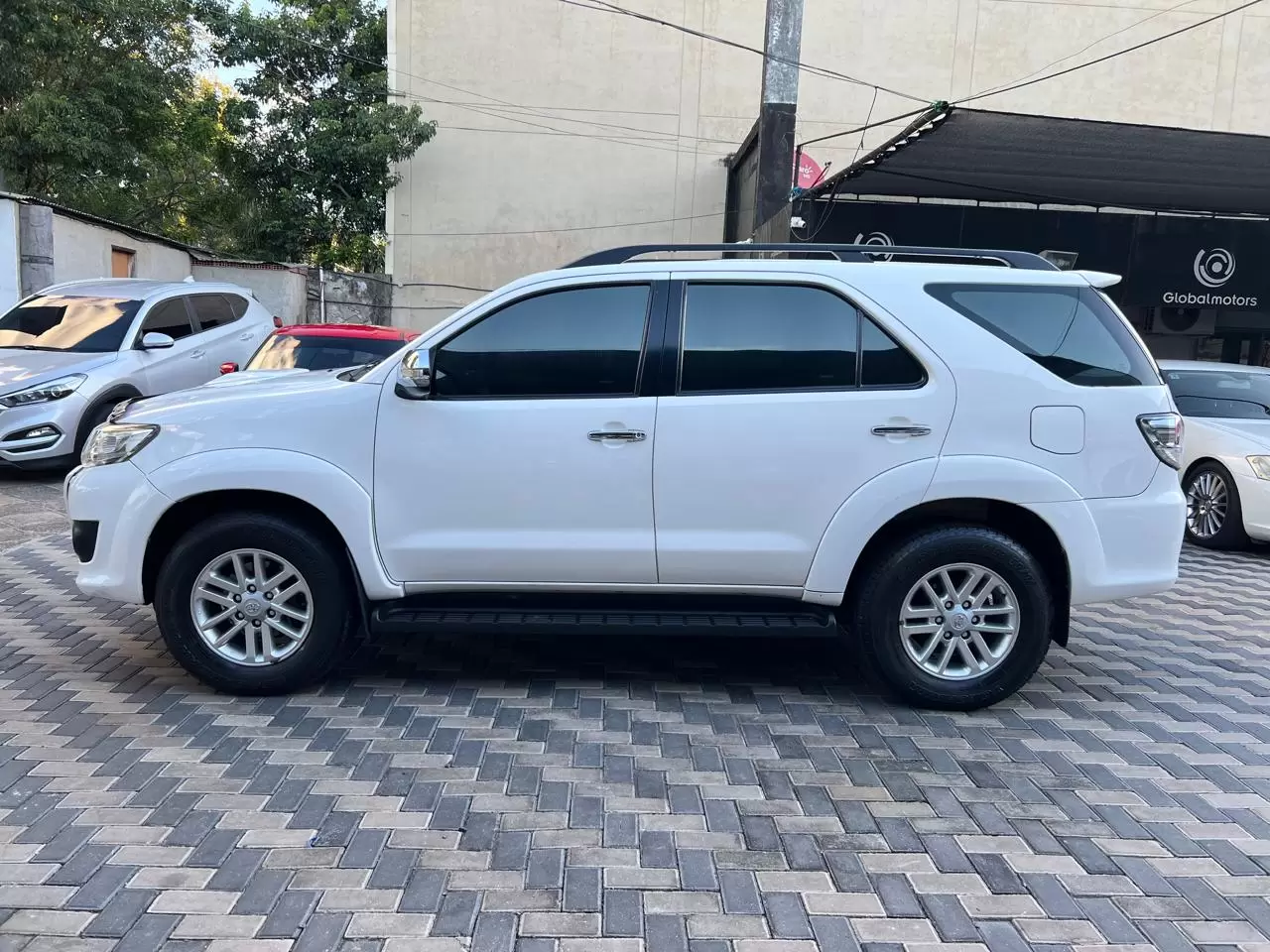 Toyota Fortuner 2013 en Globalmotors: SUV robusto y versátil. - Imagen 4