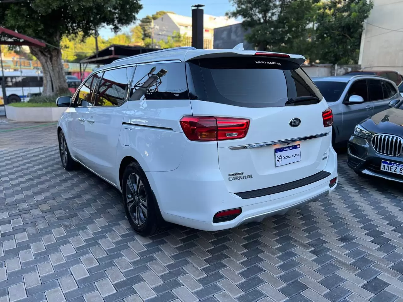 Kia Carnival Limited 2019 en Globalmotors: Elegante minivan con tecnología avanzada. - Imagen 5