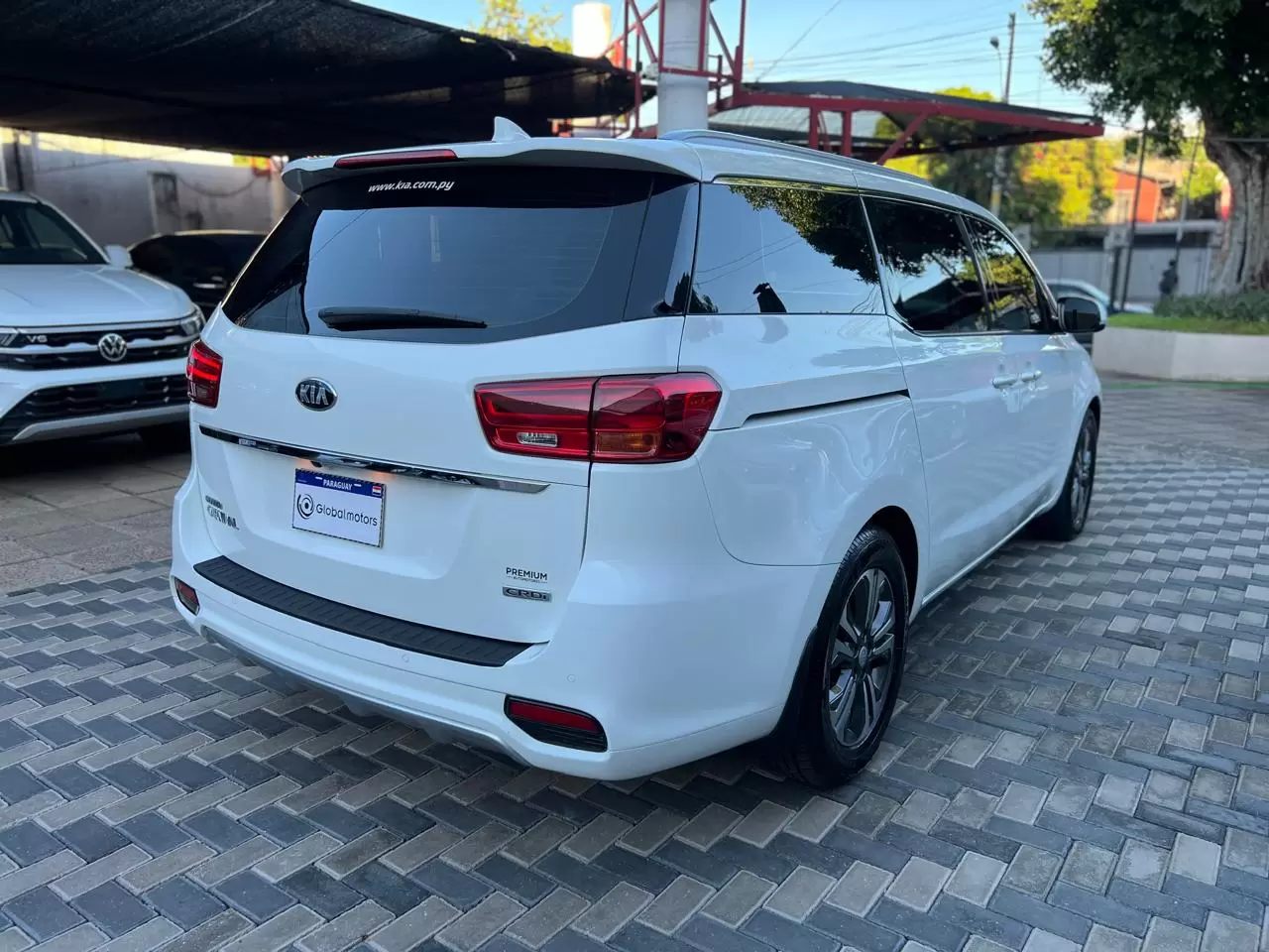 Kia Carnival Limited 2019 en Globalmotors: Elegante minivan con tecnología avanzada. - Imagen 7