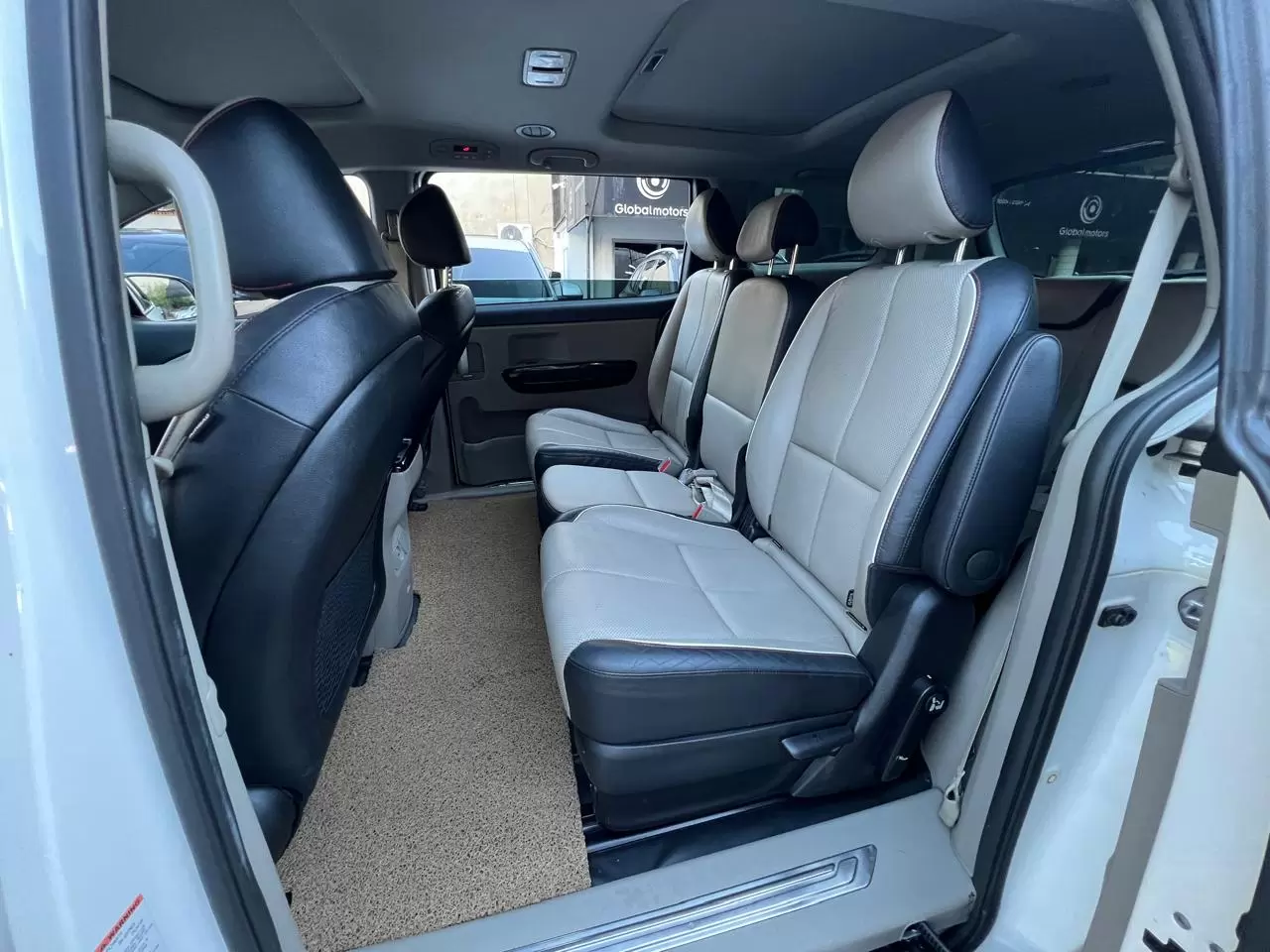 Kia Carnival Limited 2019 en Globalmotors: Elegante minivan con tecnología avanzada. - Imagen 10