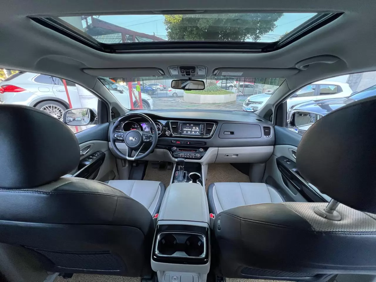 Kia Carnival Limited 2019 en Globalmotors: Elegante minivan con tecnología avanzada. - Imagen 15