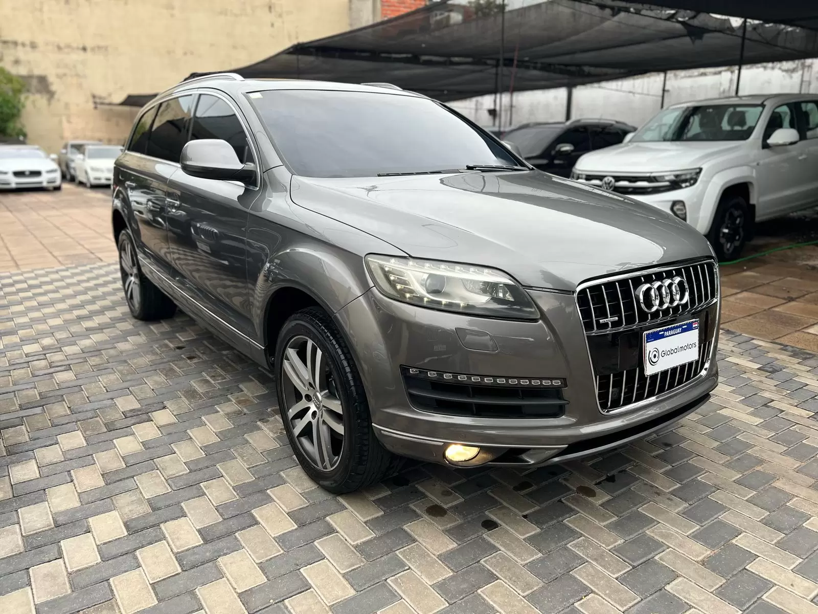 Audi Q7 Quattro TDI 2011 - SUV de lujo y potencia - Imagen 3