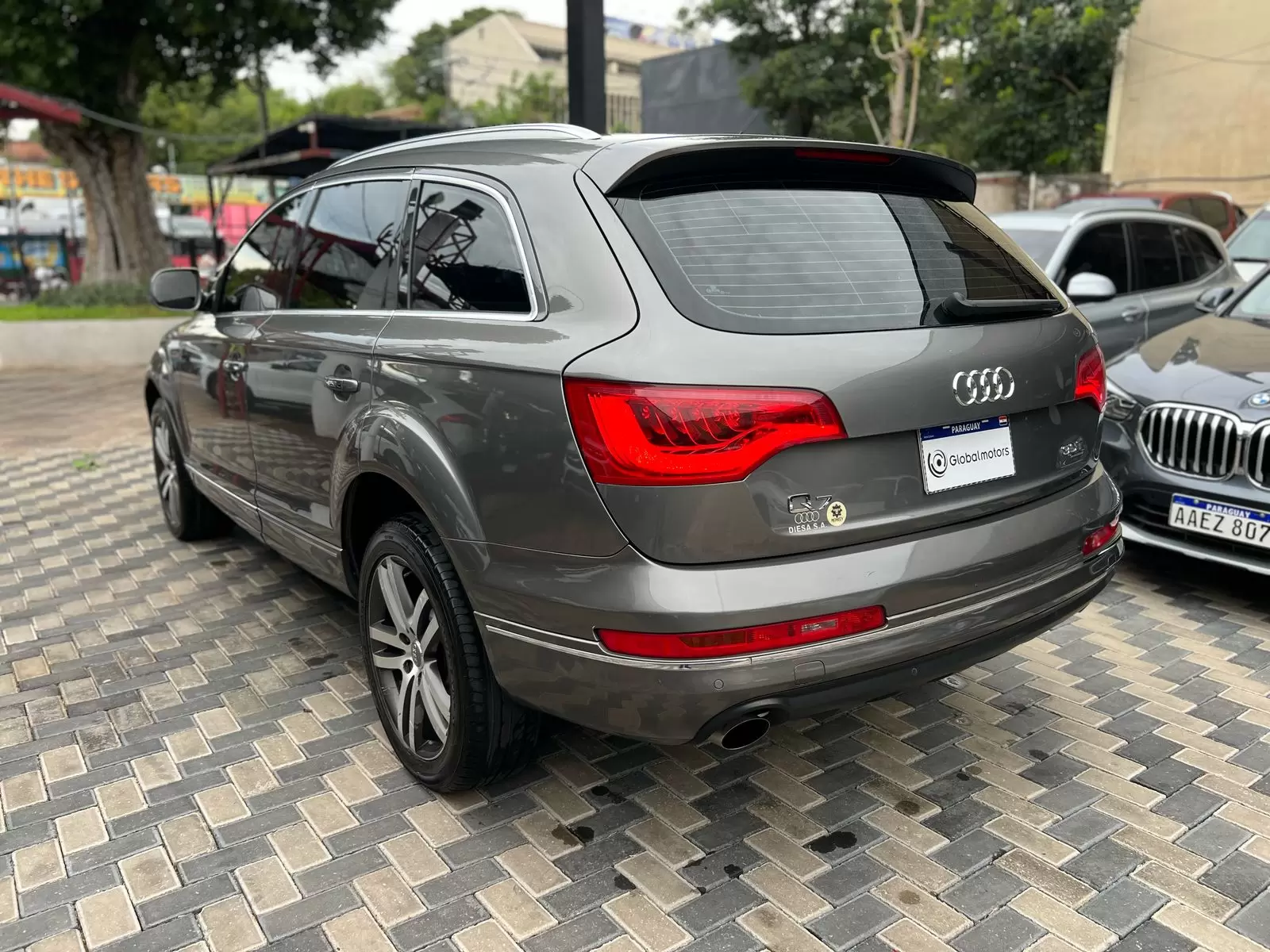 Audi Q7 Quattro TDI 2011 - SUV de lujo y potencia - Imagen 7