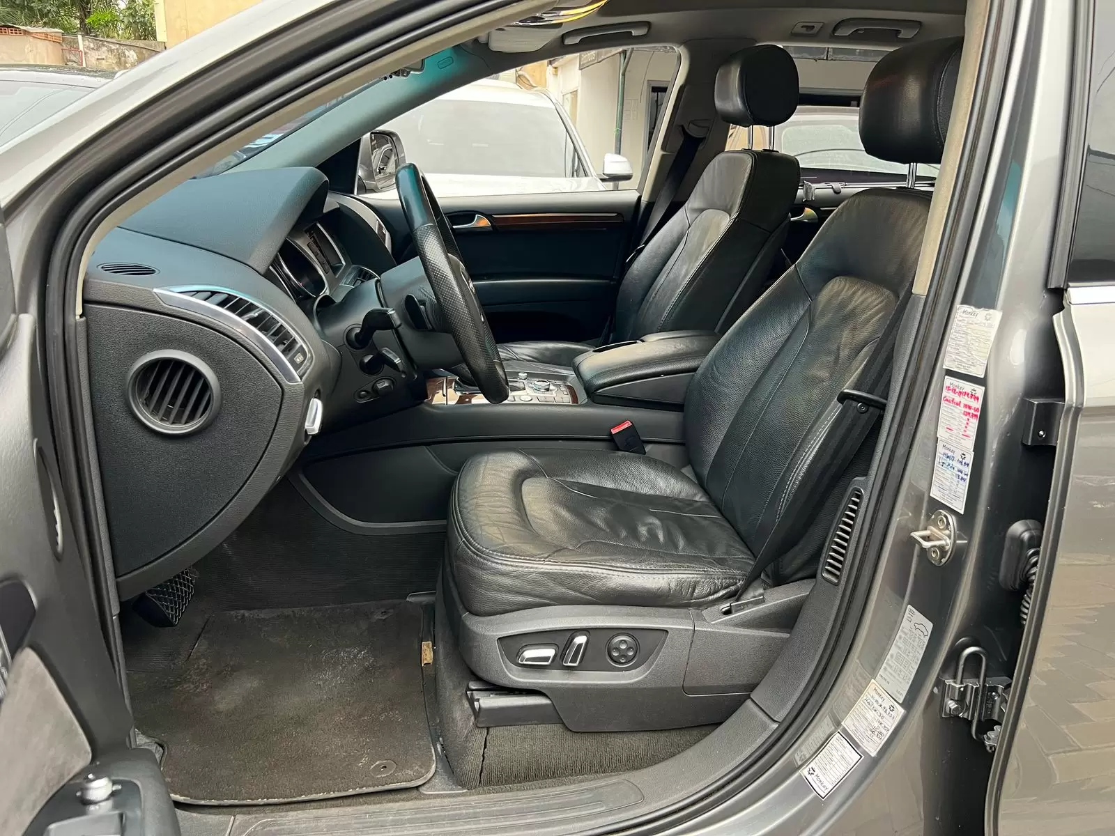 Audi Q7 Quattro TDI 2011 - SUV de lujo y potencia - Imagen 9