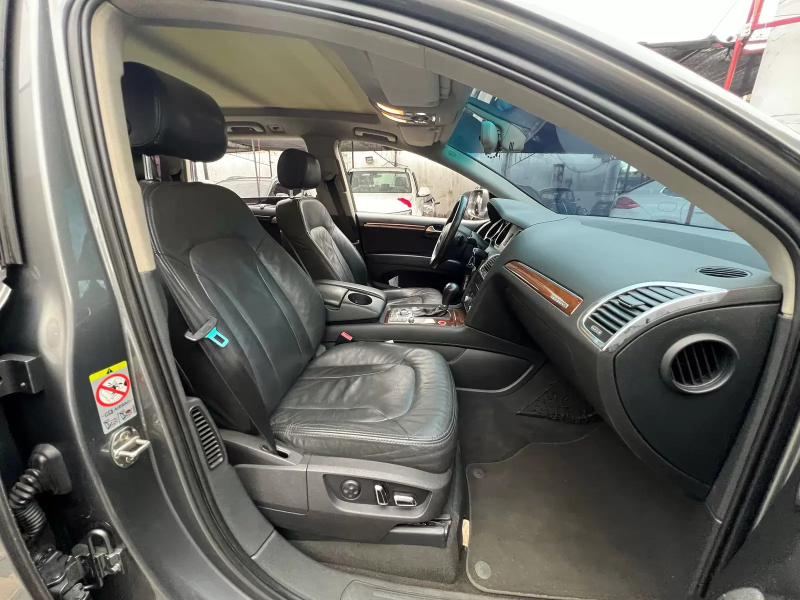 Audi Q7 Quattro TDI 2011 - SUV de lujo y potencia - Imagen 12
