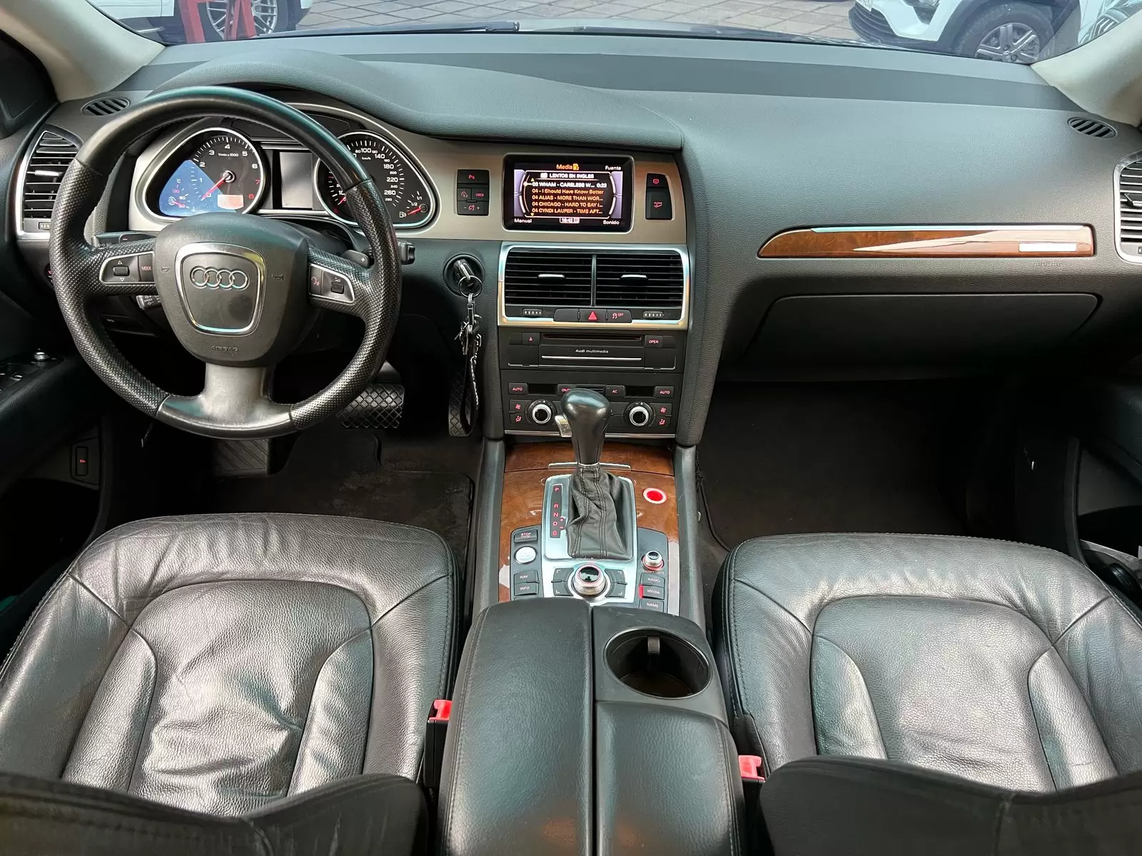 Audi Q7 Quattro TDI 2011 - SUV de lujo y potencia - Imagen 15