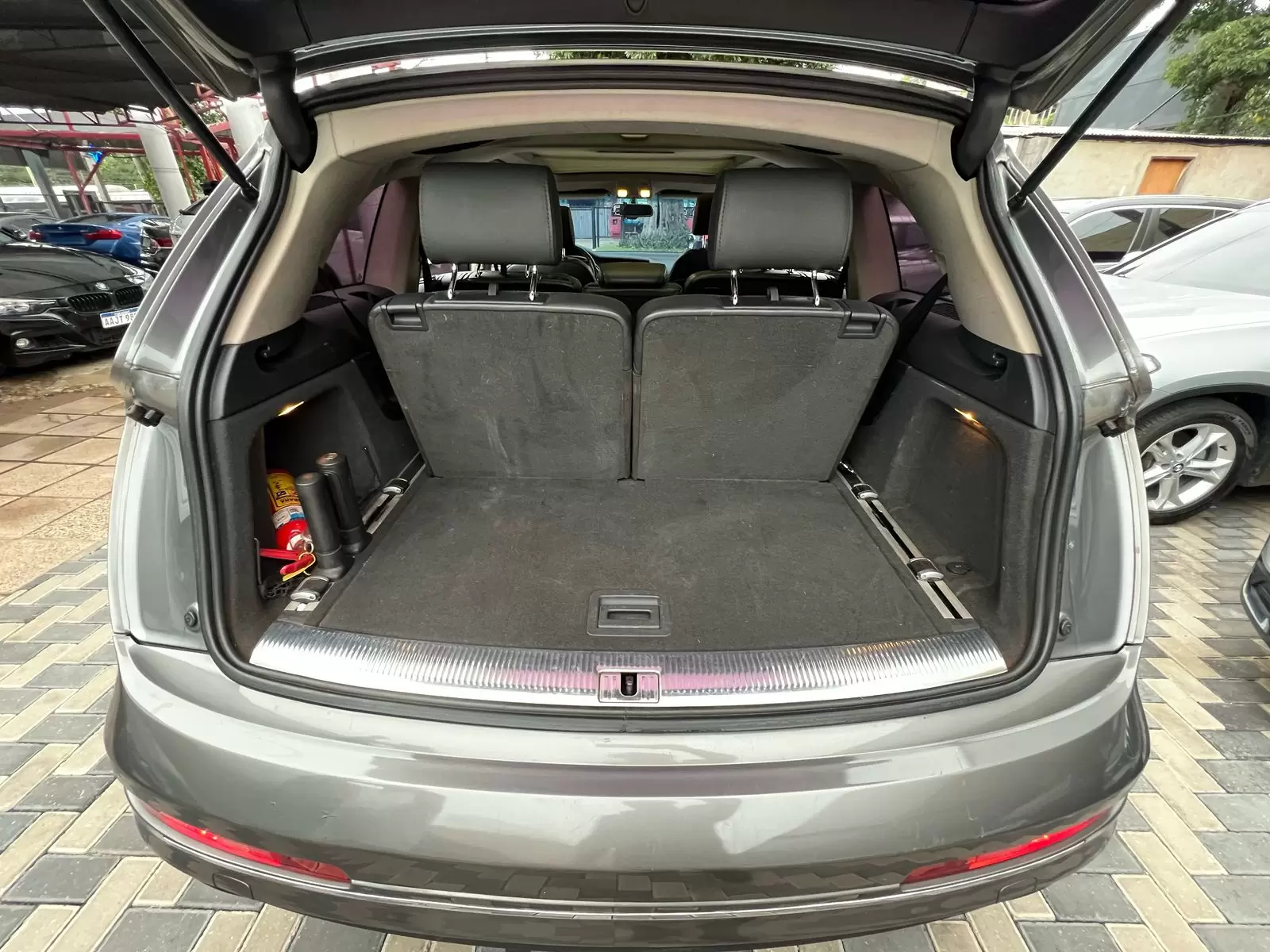 Audi Q7 Quattro TDI 2011 - SUV de lujo y potencia - Imagen 17