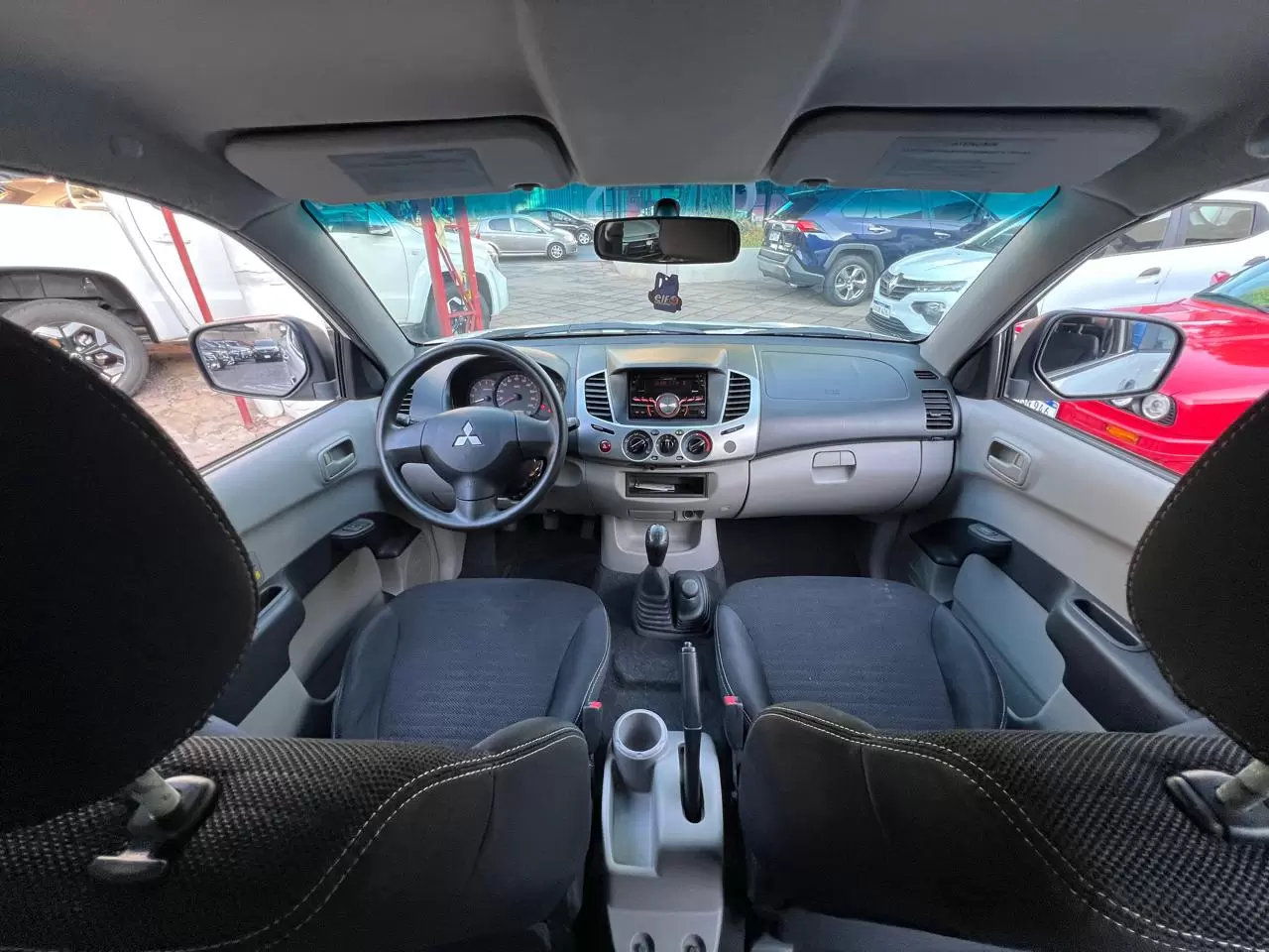 Mitsubishi Triton L200 GLX 2017 - Pickup robusta y versátil - Imagen 14
