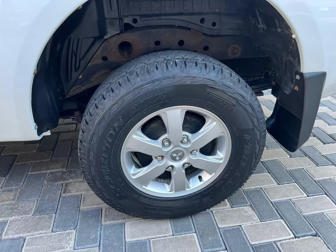 Mitsubishi Triton L200 GLX 2017 - Pickup robusta y versátil - Imagen 18