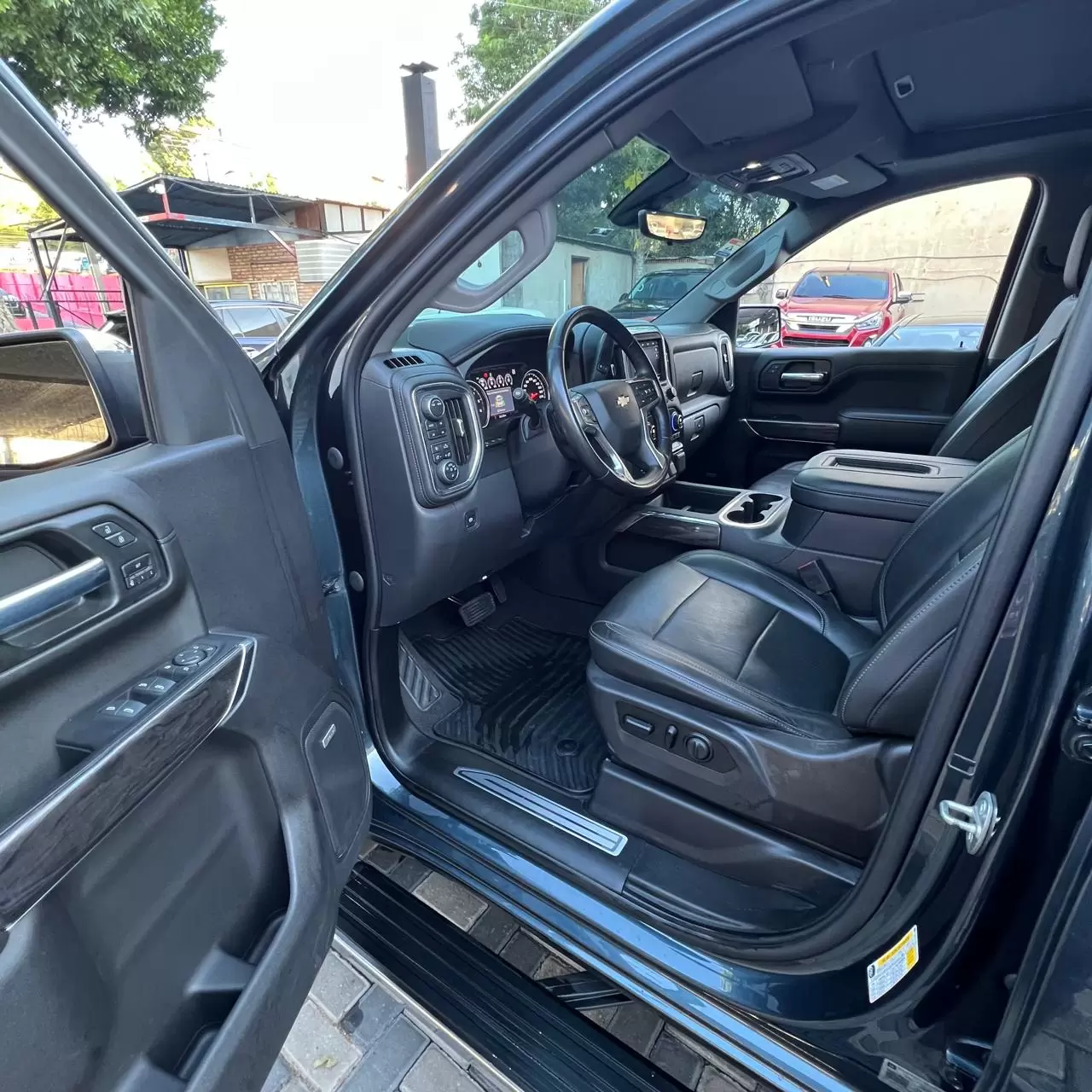 Chevrolet Silverado LTZ 4×4 2020 en Globalmotors: Potencia, lujo y versatilidad - Imagen 9