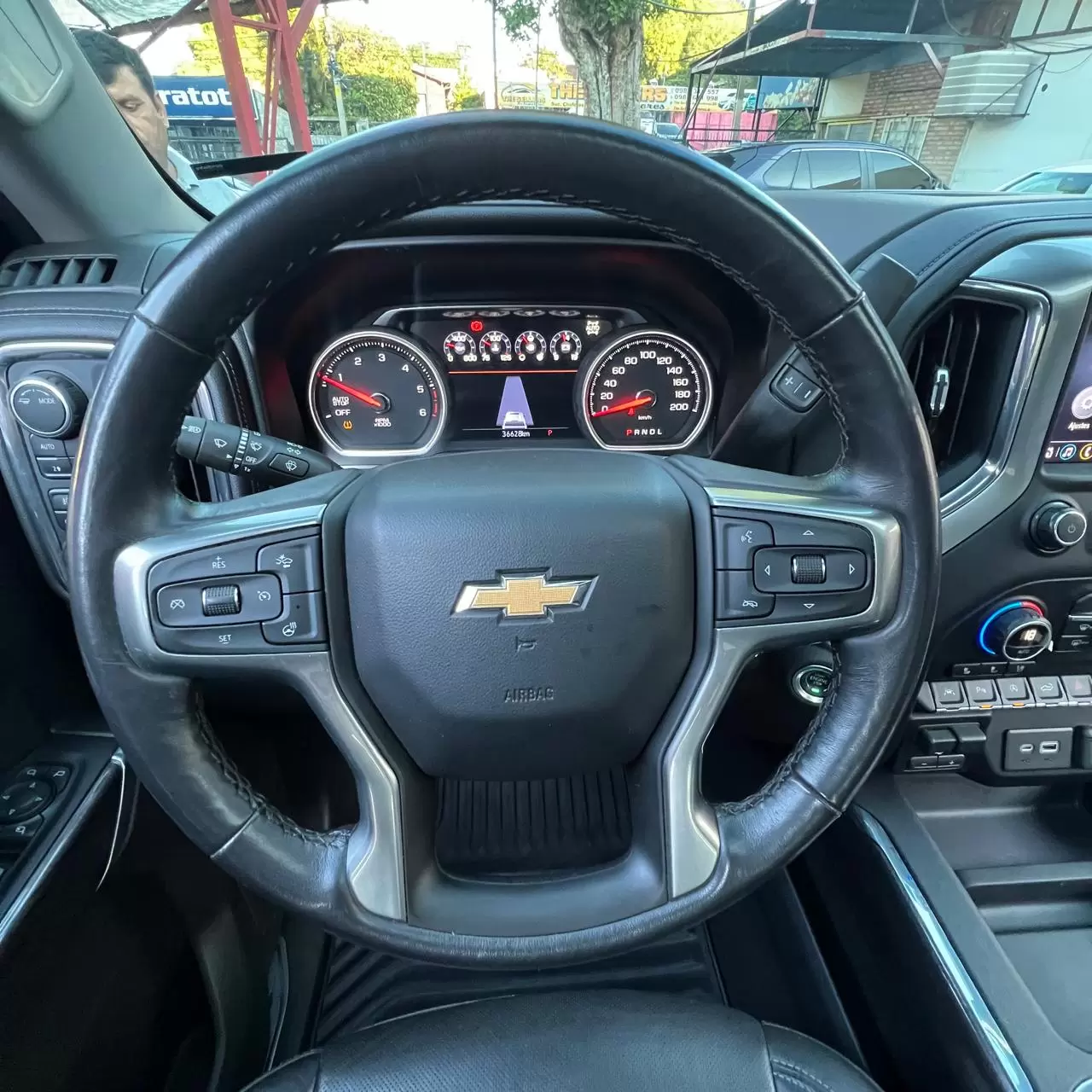 Chevrolet Silverado LTZ 4×4 2020 en Globalmotors: Potencia, lujo y versatilidad - Imagen 18