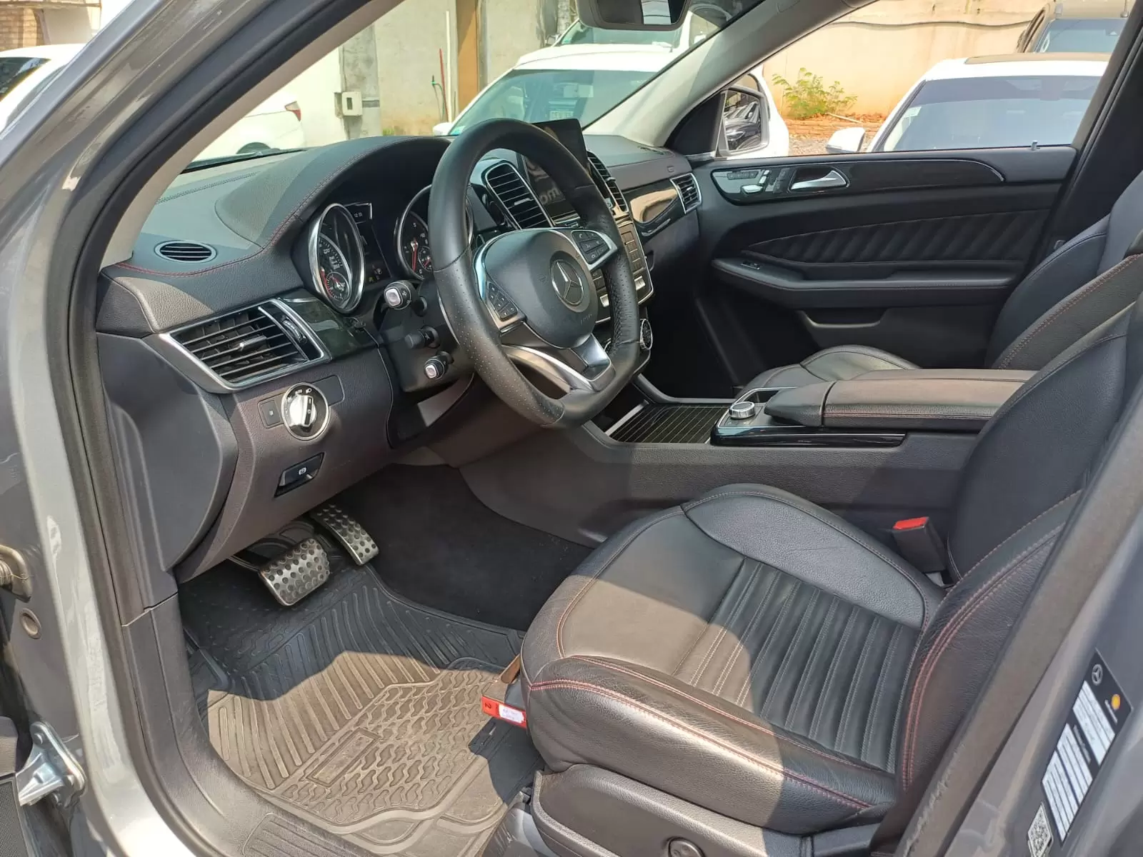 Mercedes Benz GLE 350 Coupe Look AMG 2016 en Globalmotors (Asunción) - Imagen 8