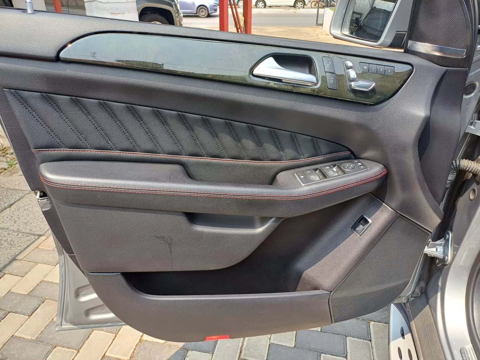 Mercedes Benz GLE 350 Coupe Look AMG 2016 en Globalmotors (Asunción) - Imagen 9