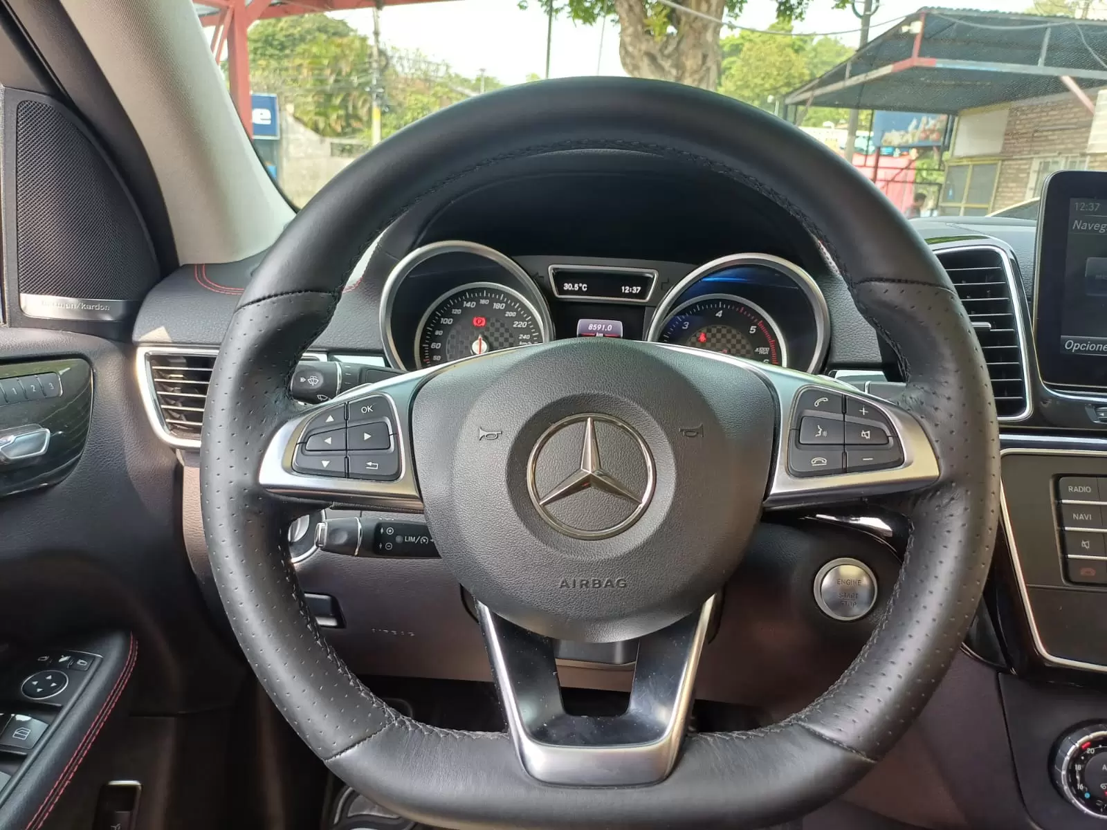 Mercedes Benz GLE 350 Coupe Look AMG 2016 en Globalmotors (Asunción) - Imagen 15