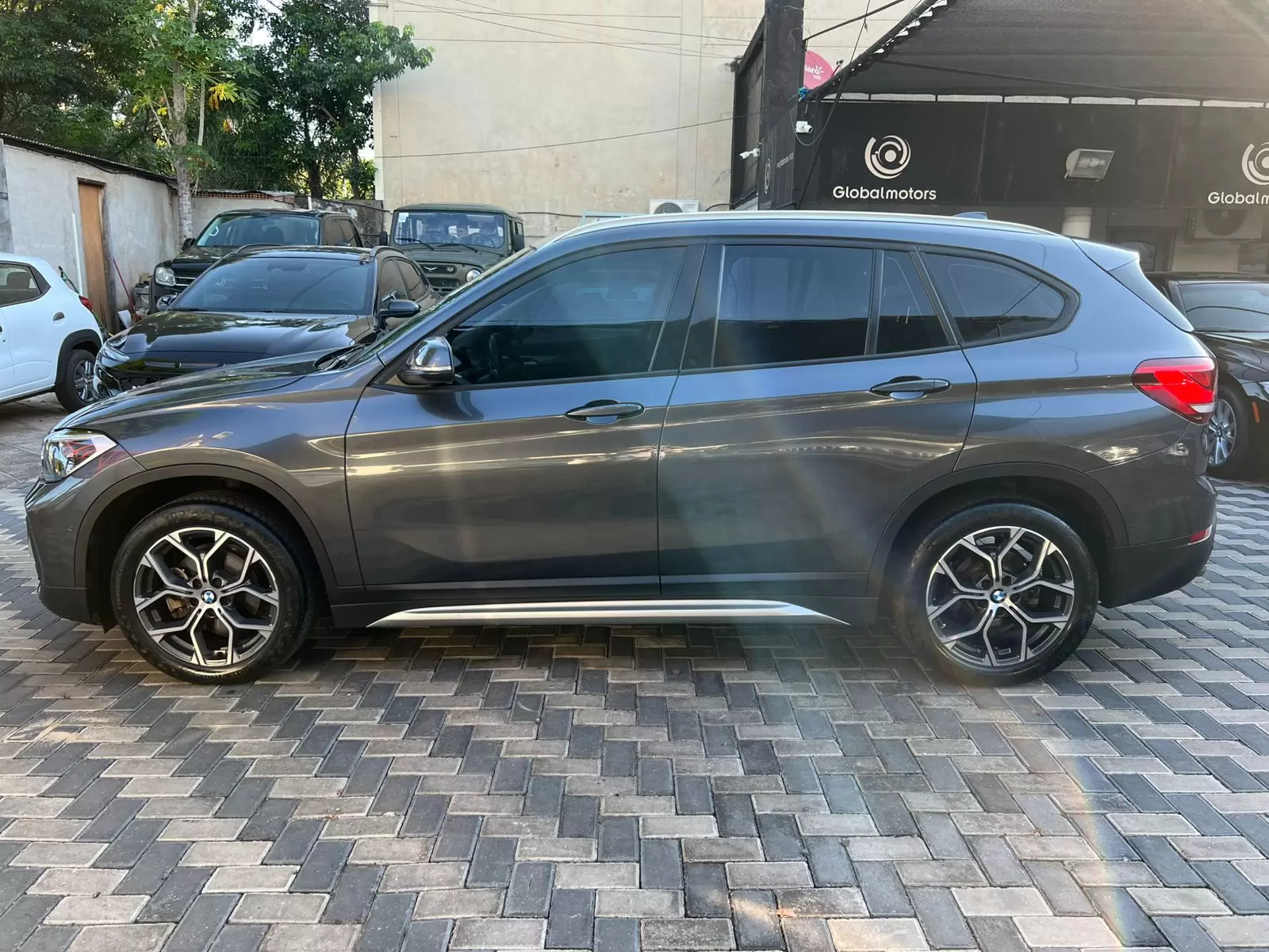 BMW X1 18i SDrive Xline 2021 en Globalmotors: Elegancia y desempeño. - Imagen 4