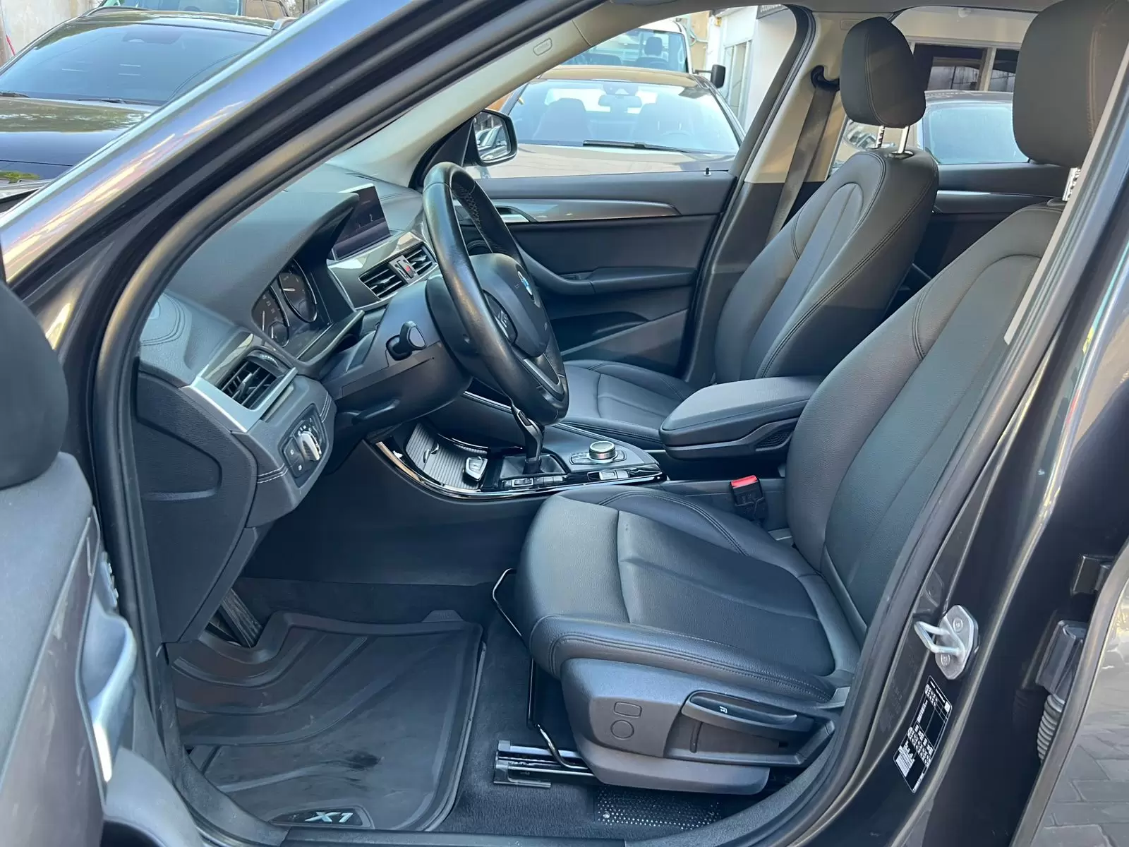 BMW X1 18i SDrive Xline 2021 en Globalmotors: Elegancia y desempeño. - Imagen 9
