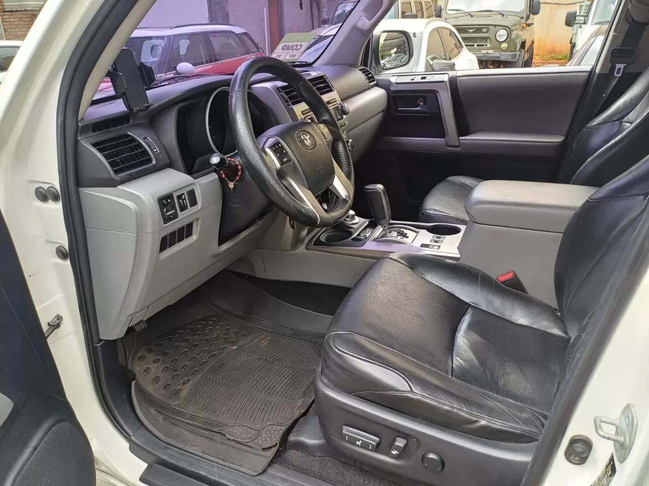 Toyota 4Runner Limited 4×4 2012 en Globalmotors: SUV todoterreno lujoso. - Imagen 7