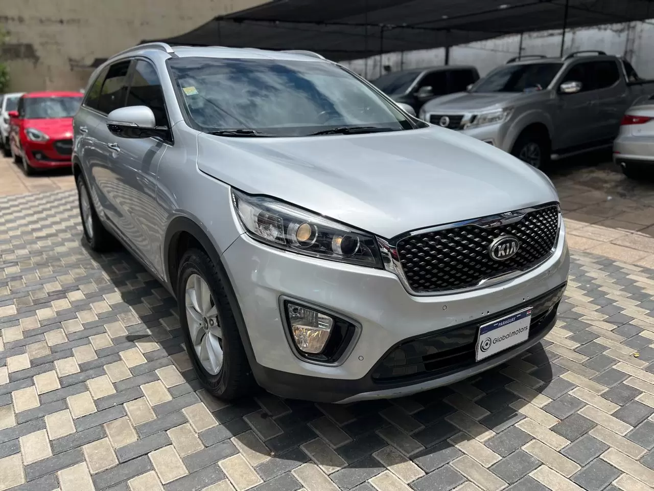 Kia Sorento 4×2 2016 en Globalmotors: Estilo, comodidad y seguridad. - Imagen 3