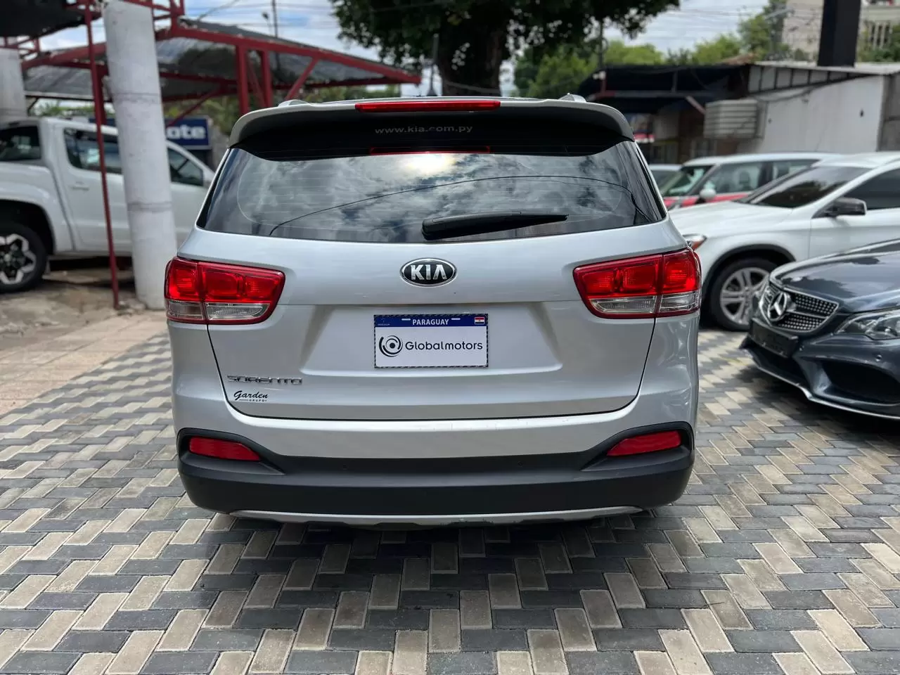Kia Sorento 4×2 2016 en Globalmotors: Estilo, comodidad y seguridad. - Imagen 6