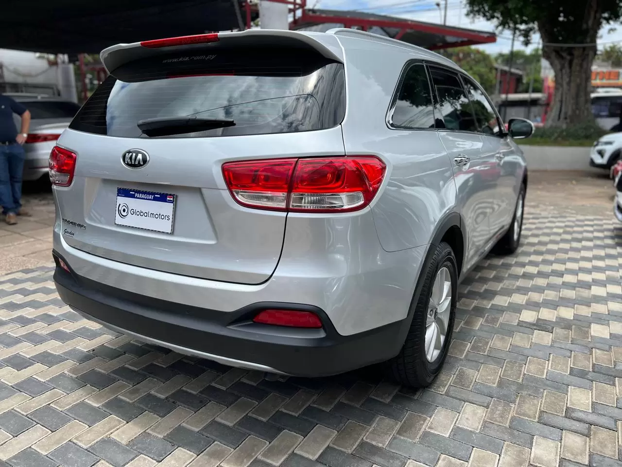 Kia Sorento 4×2 2016 en Globalmotors: Estilo, comodidad y seguridad. - Imagen 7