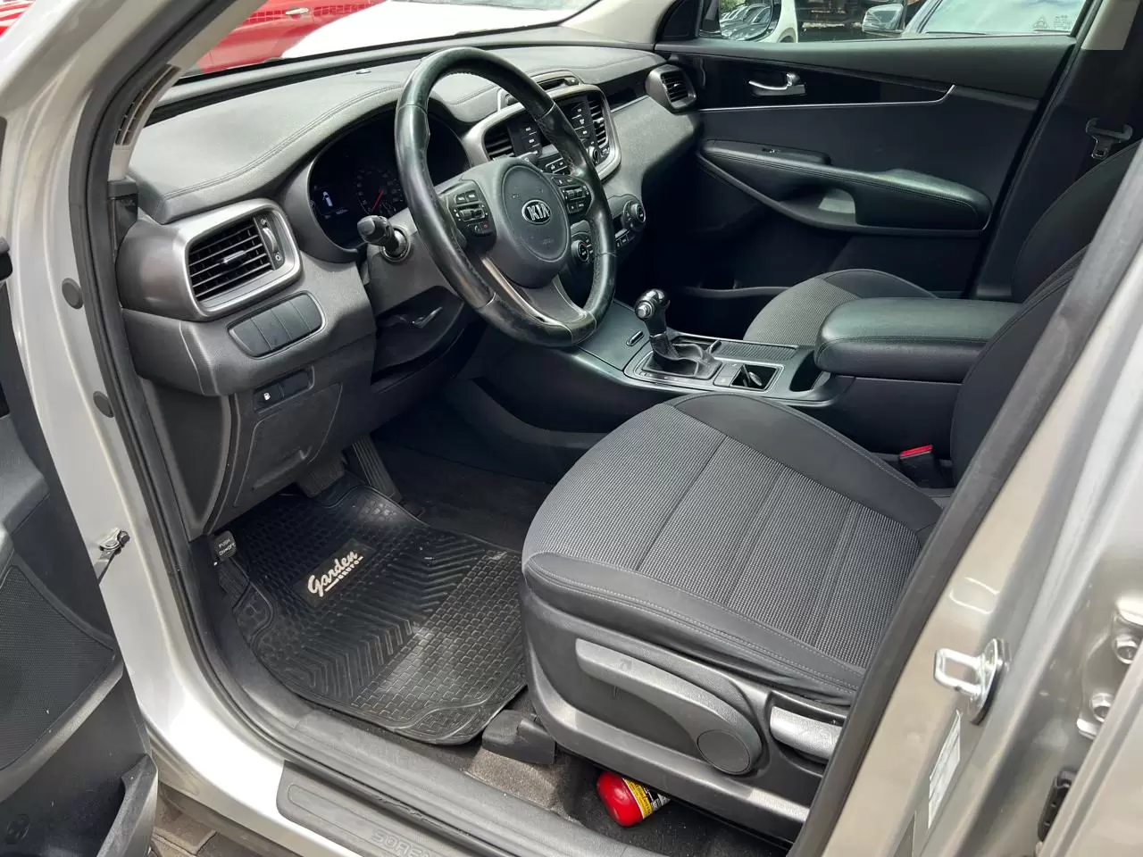 Kia Sorento 4×2 2016 en Globalmotors: Estilo, comodidad y seguridad. - Imagen 8