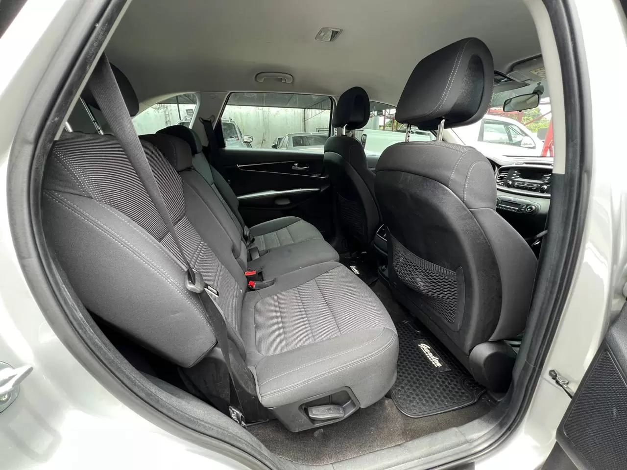 Kia Sorento 4×2 2016 en Globalmotors: Estilo, comodidad y seguridad. - Imagen 13