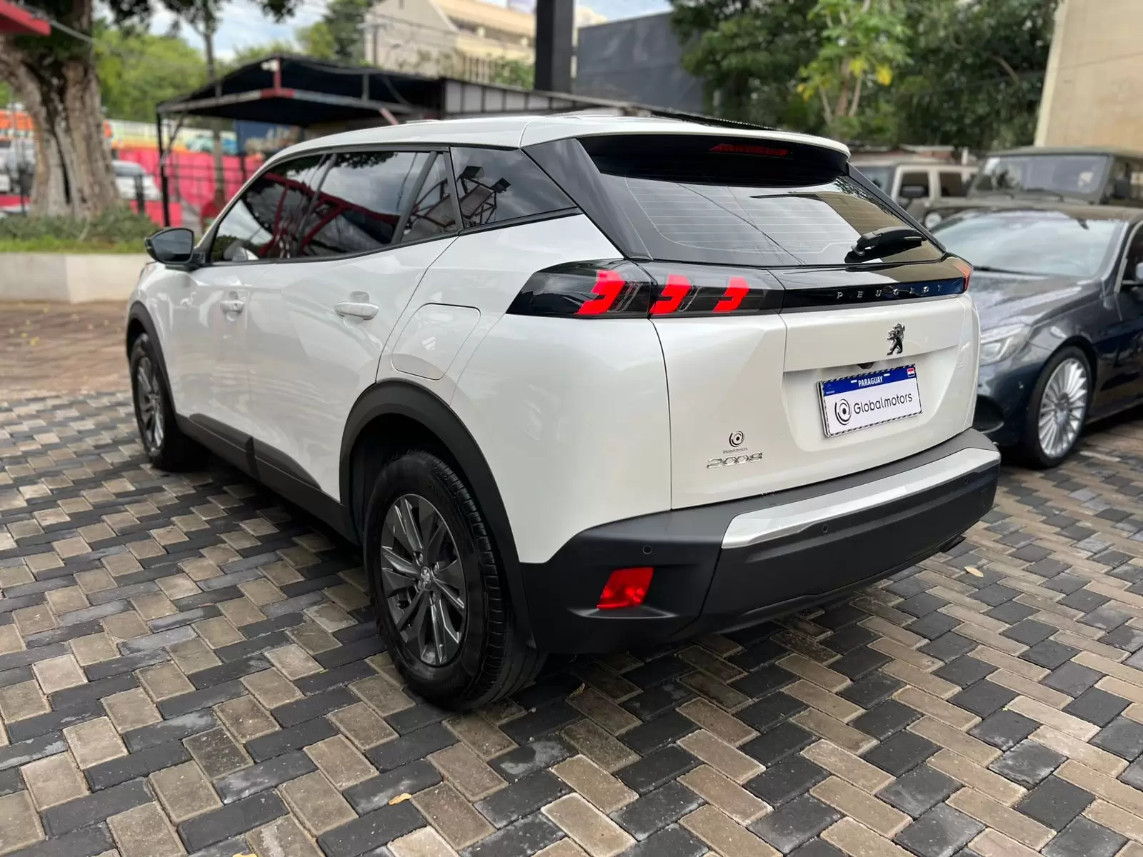 Peugeot 2008 Active 2023 en Globalmotors: SUV dinámico y moderno. - Imagen 5