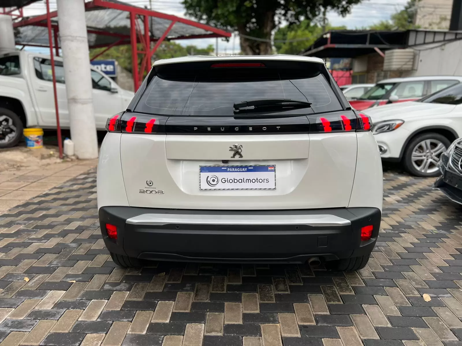 Peugeot 2008 Active 2023 en Globalmotors: SUV dinámico y moderno. - Imagen 6