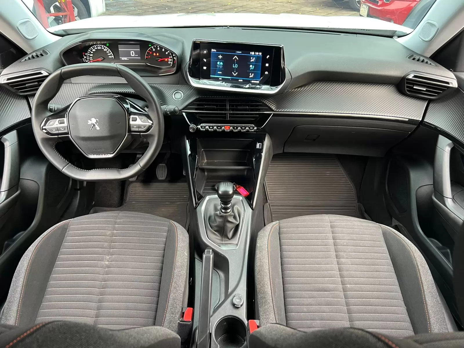 Peugeot 2008 Active 2023 en Globalmotors: SUV dinámico y moderno. - Imagen 14