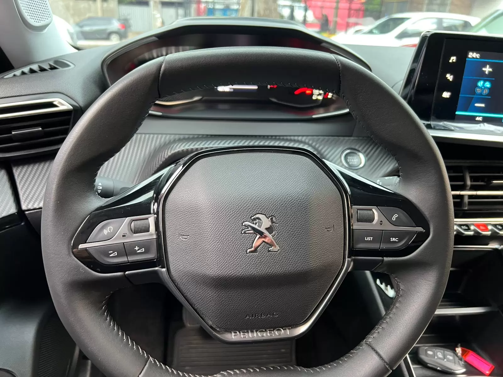 Peugeot 2008 Active 2023 en Globalmotors: SUV dinámico y moderno. - Imagen 19