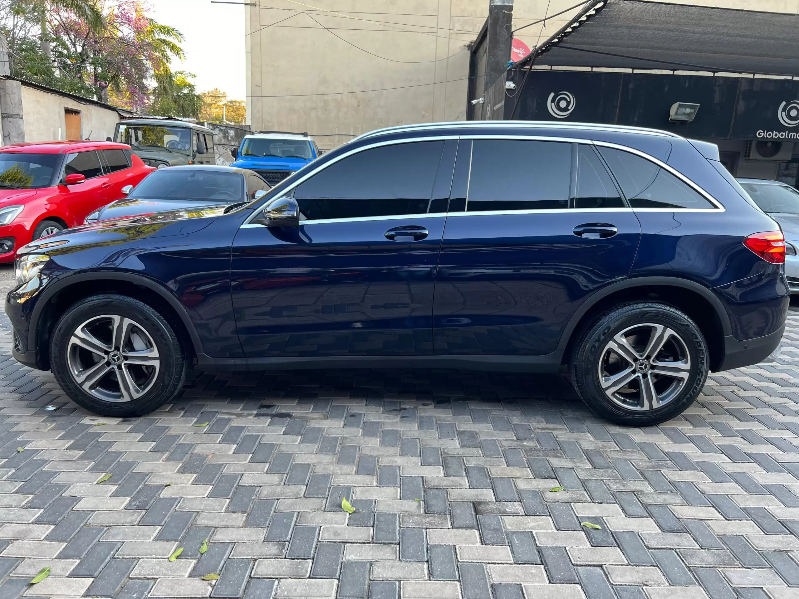 Mercedes GLC 220 d 4MATIC 2017 en Globalmotors: SUV sofisticado y versátil. - Imagen 4