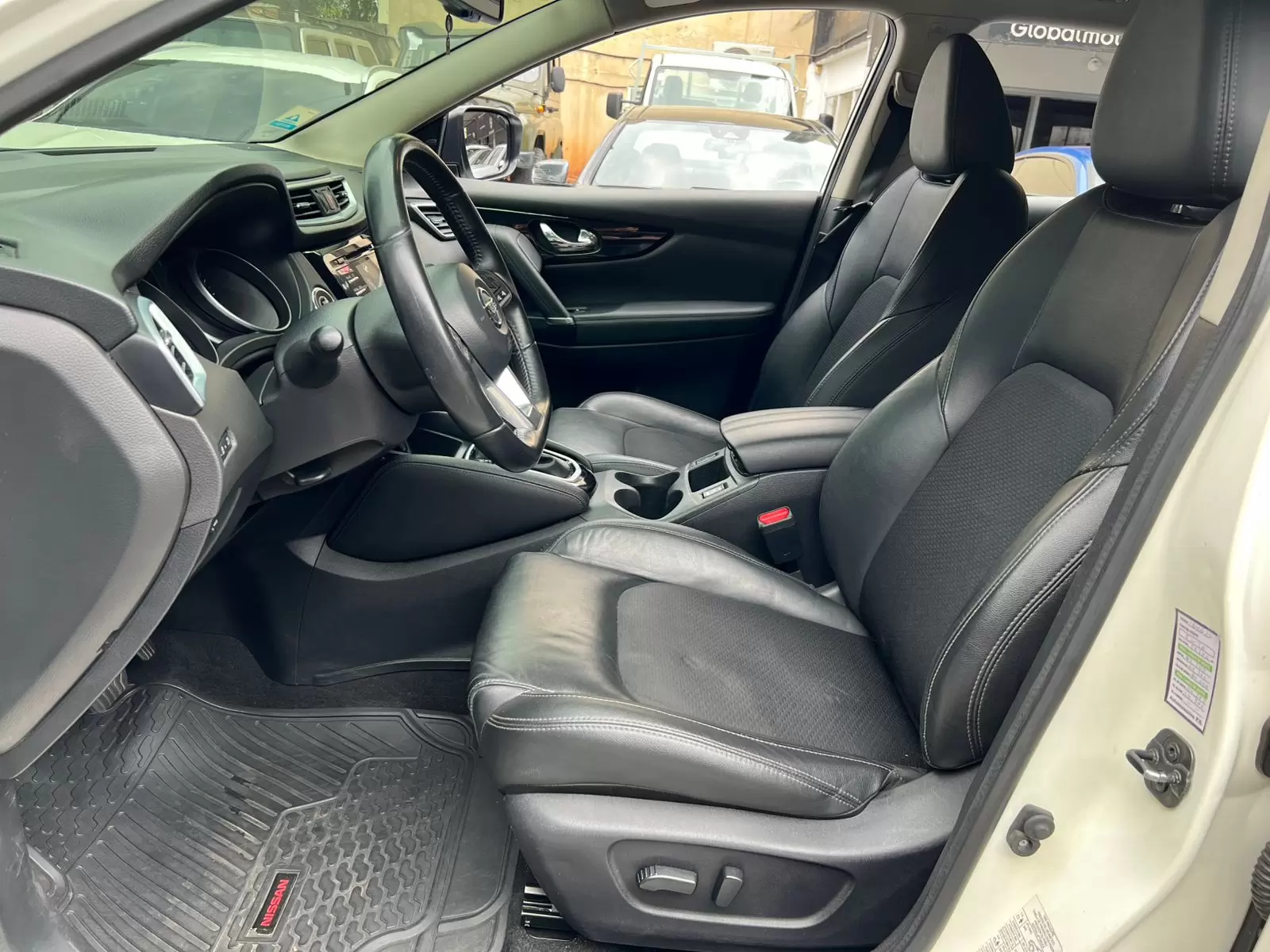 Nissan Qashqai Full 4×4 2019 en Globalmotors: SUV compacto versátil y elegante. - Imagen 9