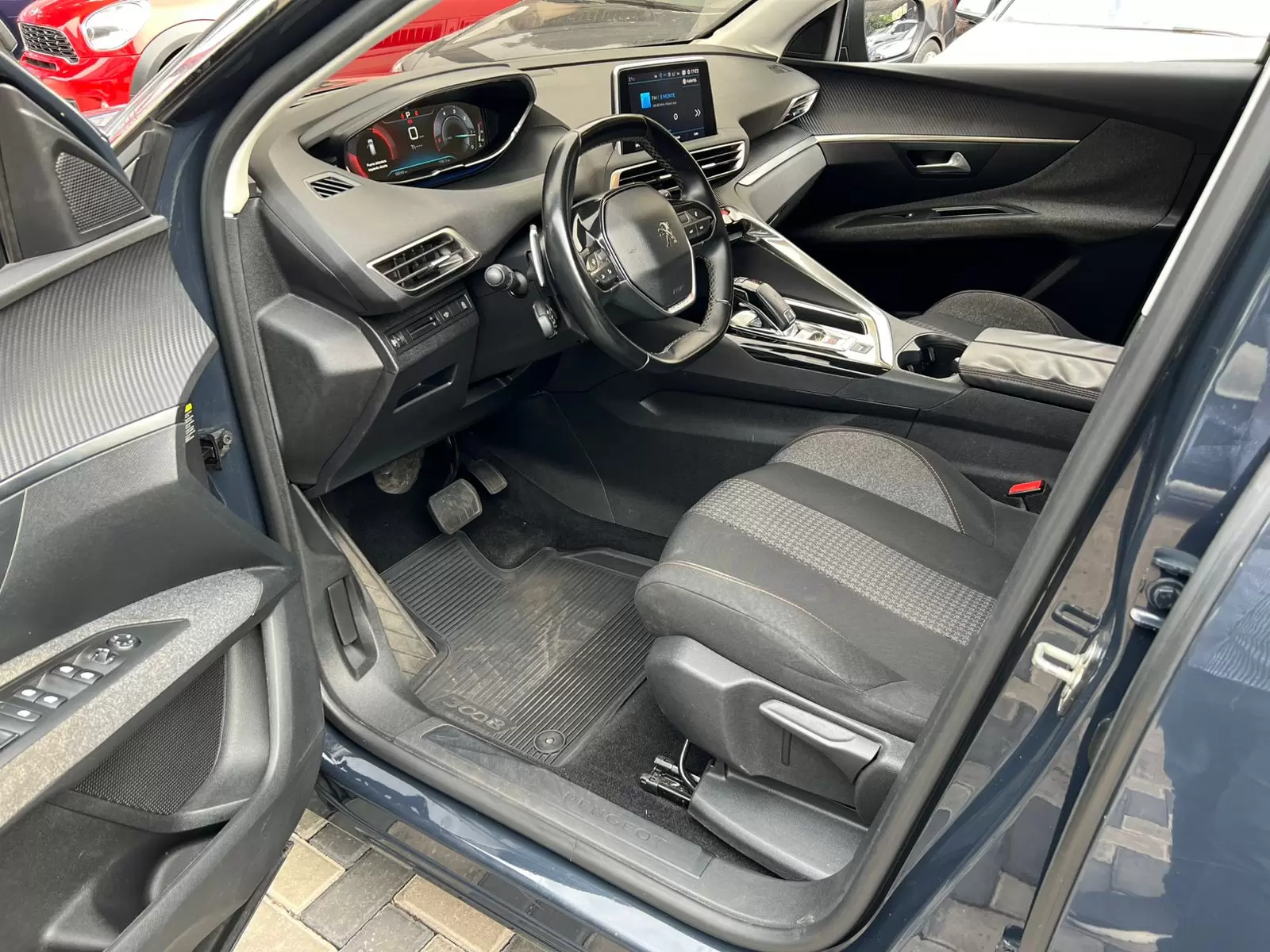 Peugeot 3008 HDI Active Full 2019 en Globalmotors: Elegancia y funcionalidad. - Imagen 8