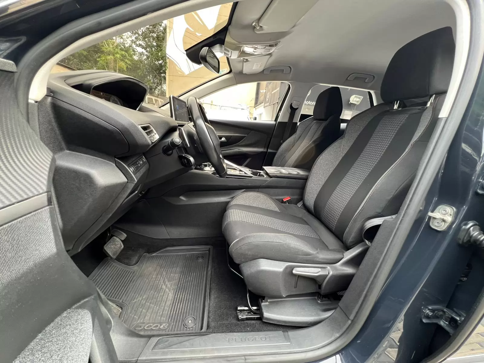Peugeot 3008 HDI Active Full 2019 en Globalmotors: Elegancia y funcionalidad. - Imagen 10