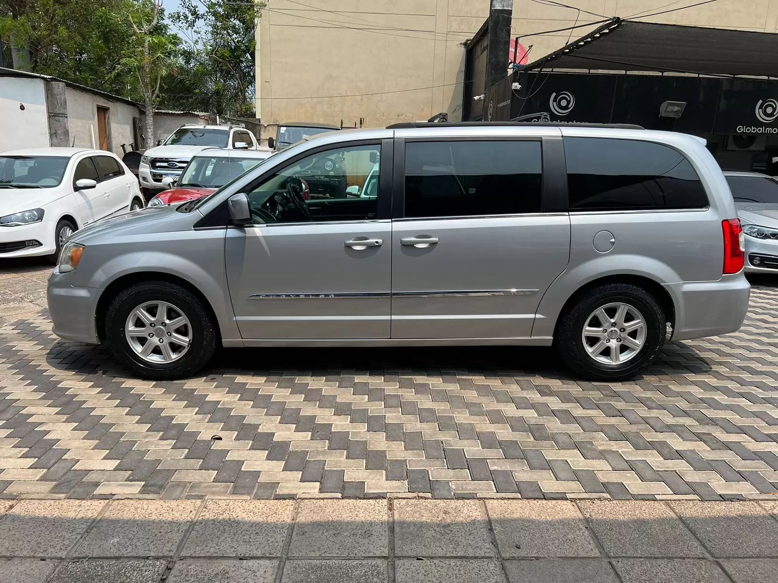 Chrysler Minivan Town & Country Full 2012 en Globalmotors (Asunción) - Imagen 4