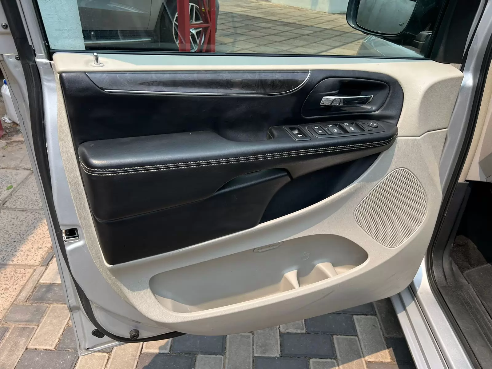 Chrysler Minivan Town & Country Full 2012 en Globalmotors (Asunción) - Imagen 10