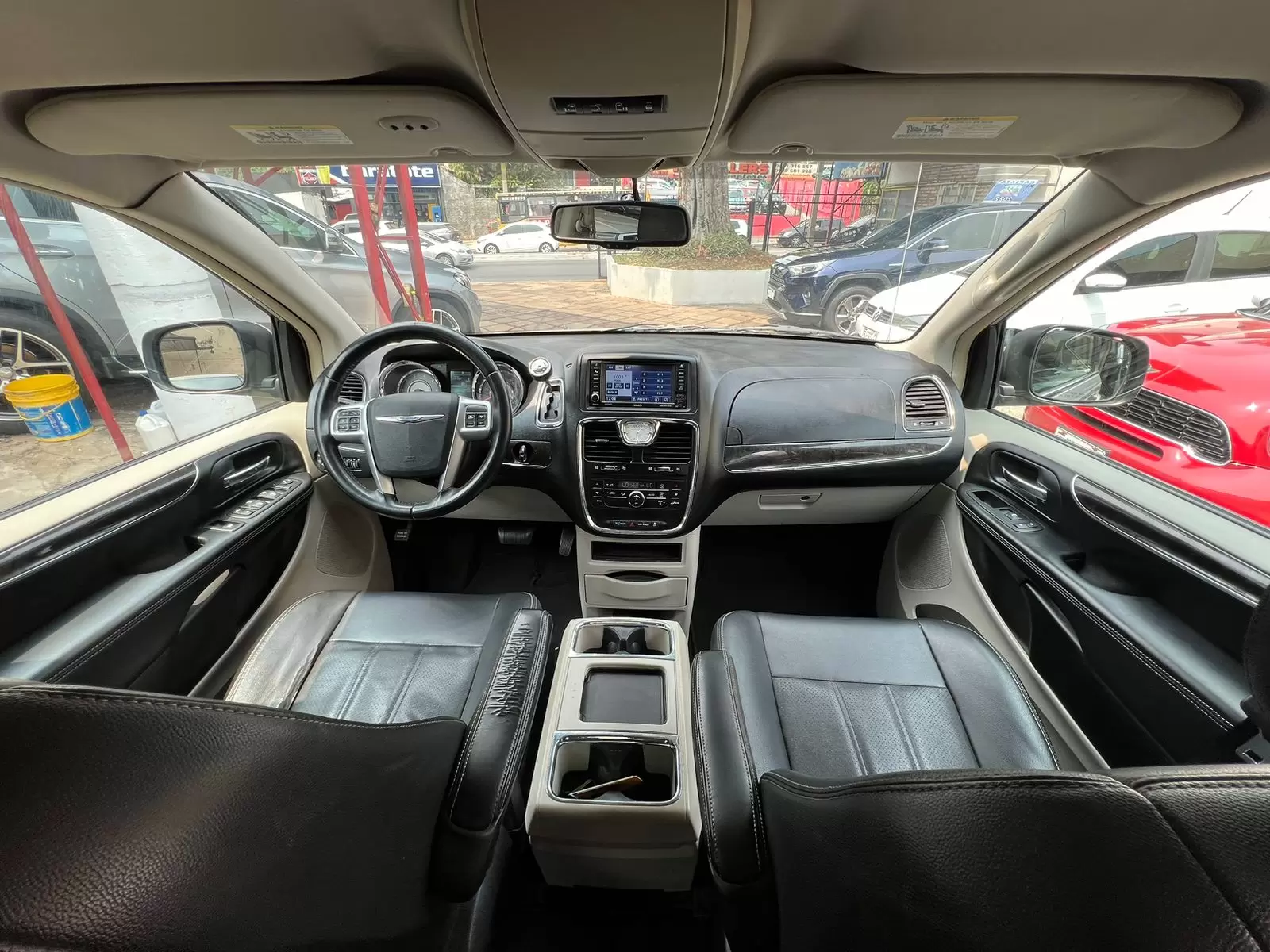 Chrysler Minivan Town & Country Full 2012 en Globalmotors (Asunción) - Imagen 15