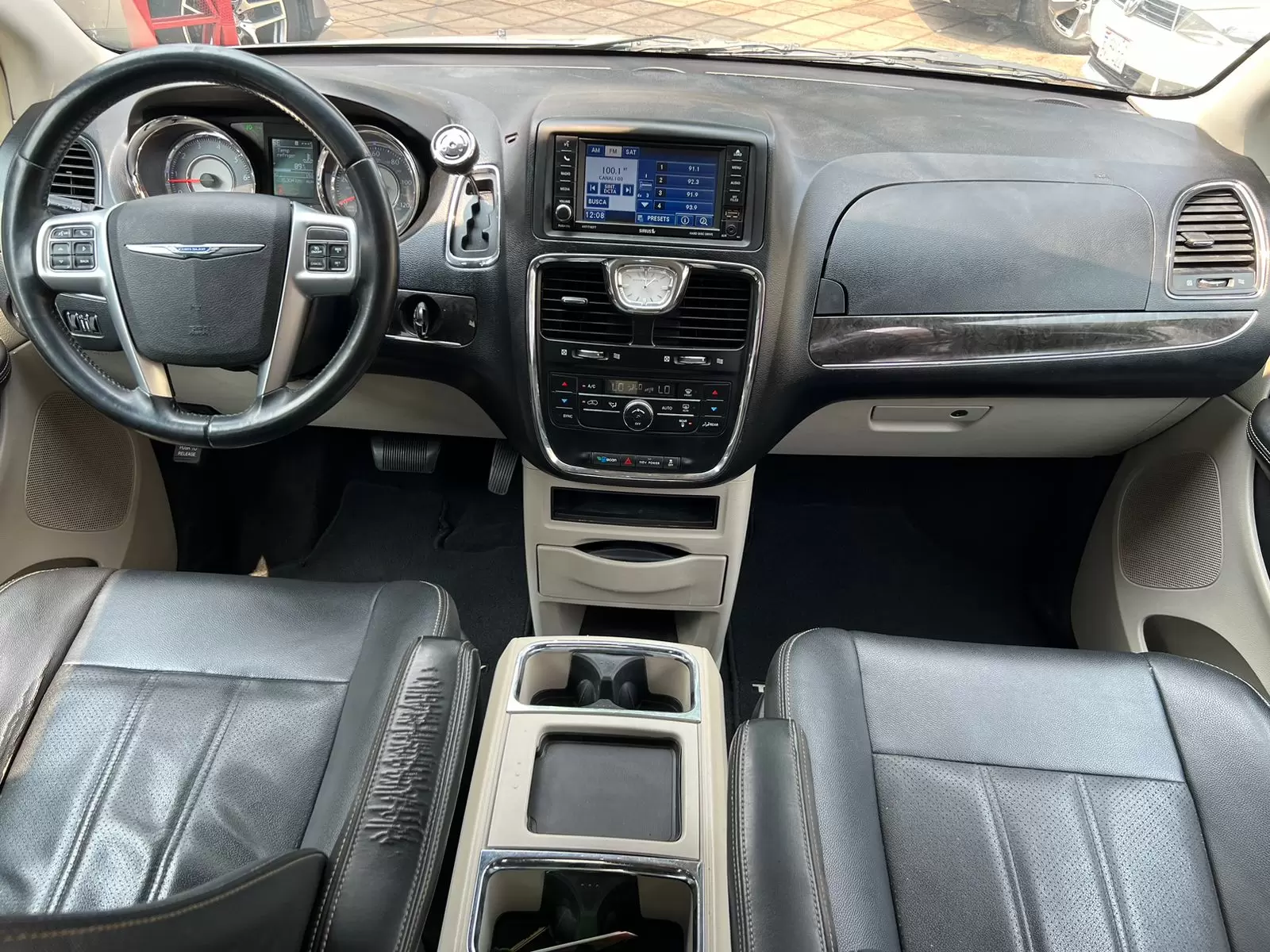 Chrysler Minivan Town & Country Full 2012 en Globalmotors (Asunción) - Imagen 16