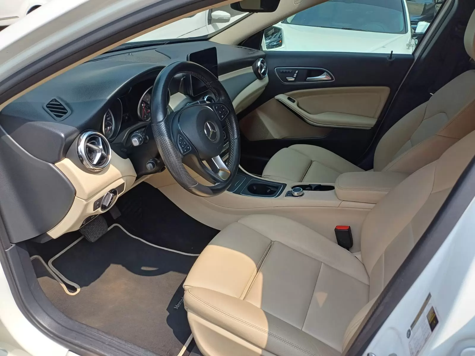 Mercedes Benz GLA 250 4MATIC 2019 en Globalmotors, Asunción, Paraguay - Imagen 9
