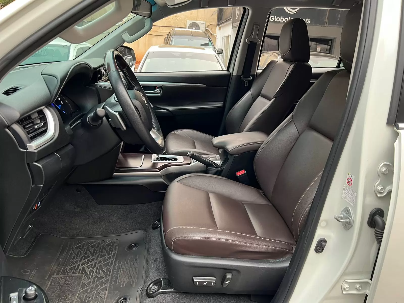 Toyota Fortuner Full 2019 en Globalmotors: Potencia, comodidad y versatilidad. - Imagen 8