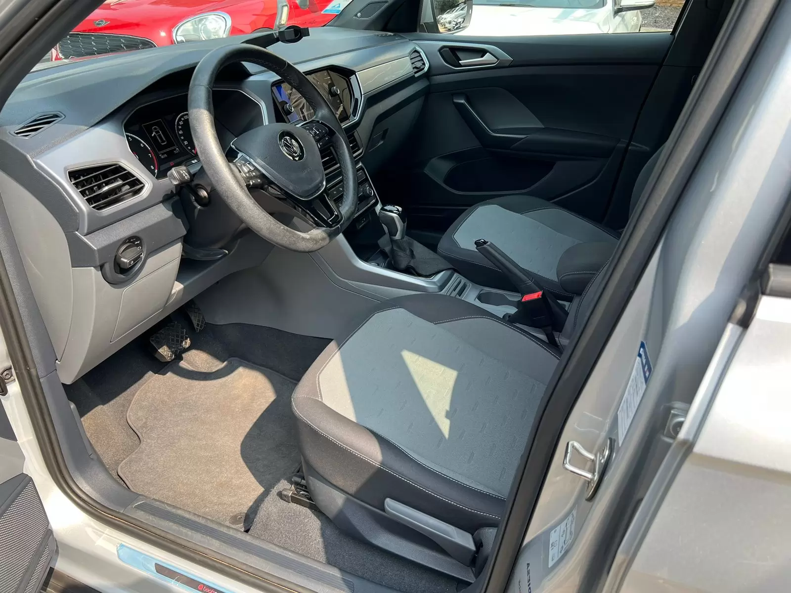 Volkswagen T-Cross Comfortline 200 TSI 2020 en Globalmotors, Asunción - Imagen 8