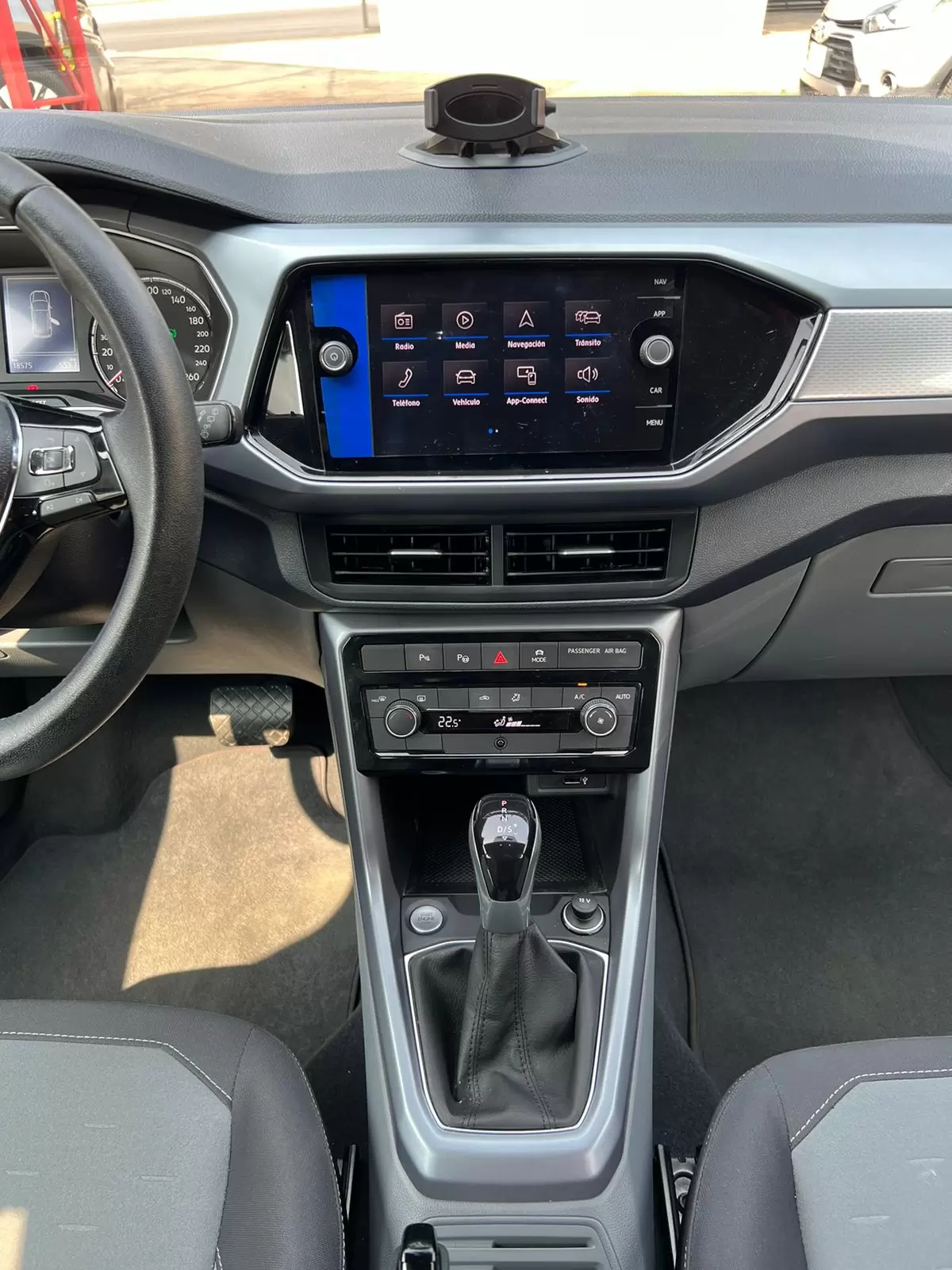 Volkswagen T-Cross Comfortline 200 TSI 2020 en Globalmotors, Asunción - Imagen 13