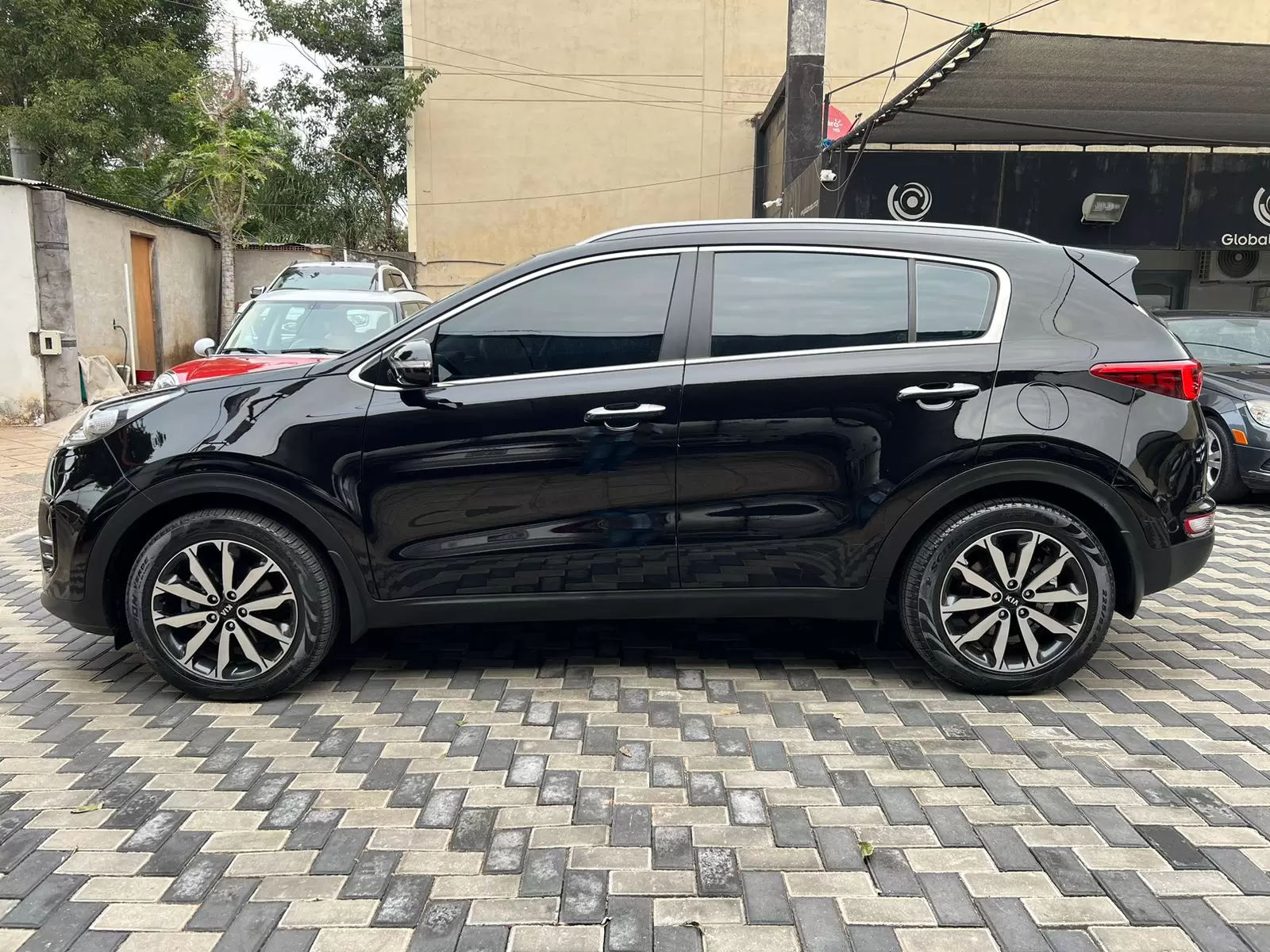 Kia Sportage Full 2018 en Globalmotors: Moderno SUV con tecnología avanzada. - Imagen 4