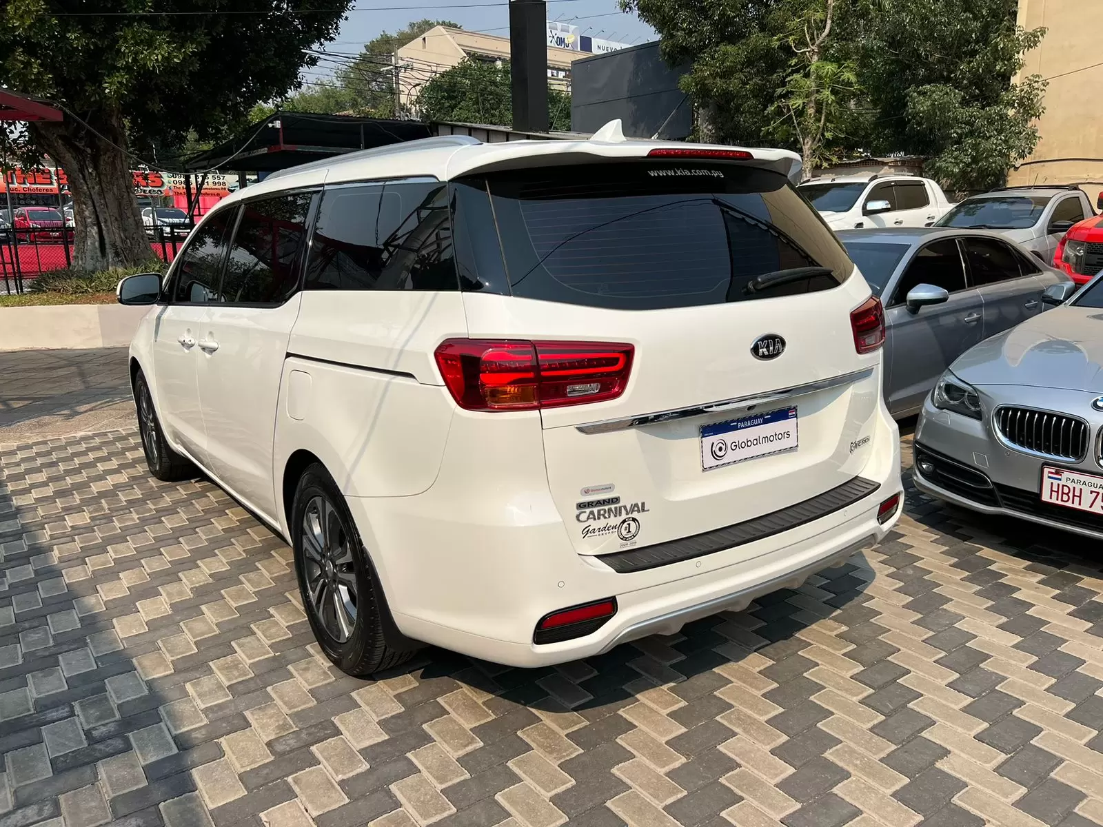 Kia Grand Carnival Limited 2021 en Globalmotors: Espaciosa y elegante minivan. - Imagen 5