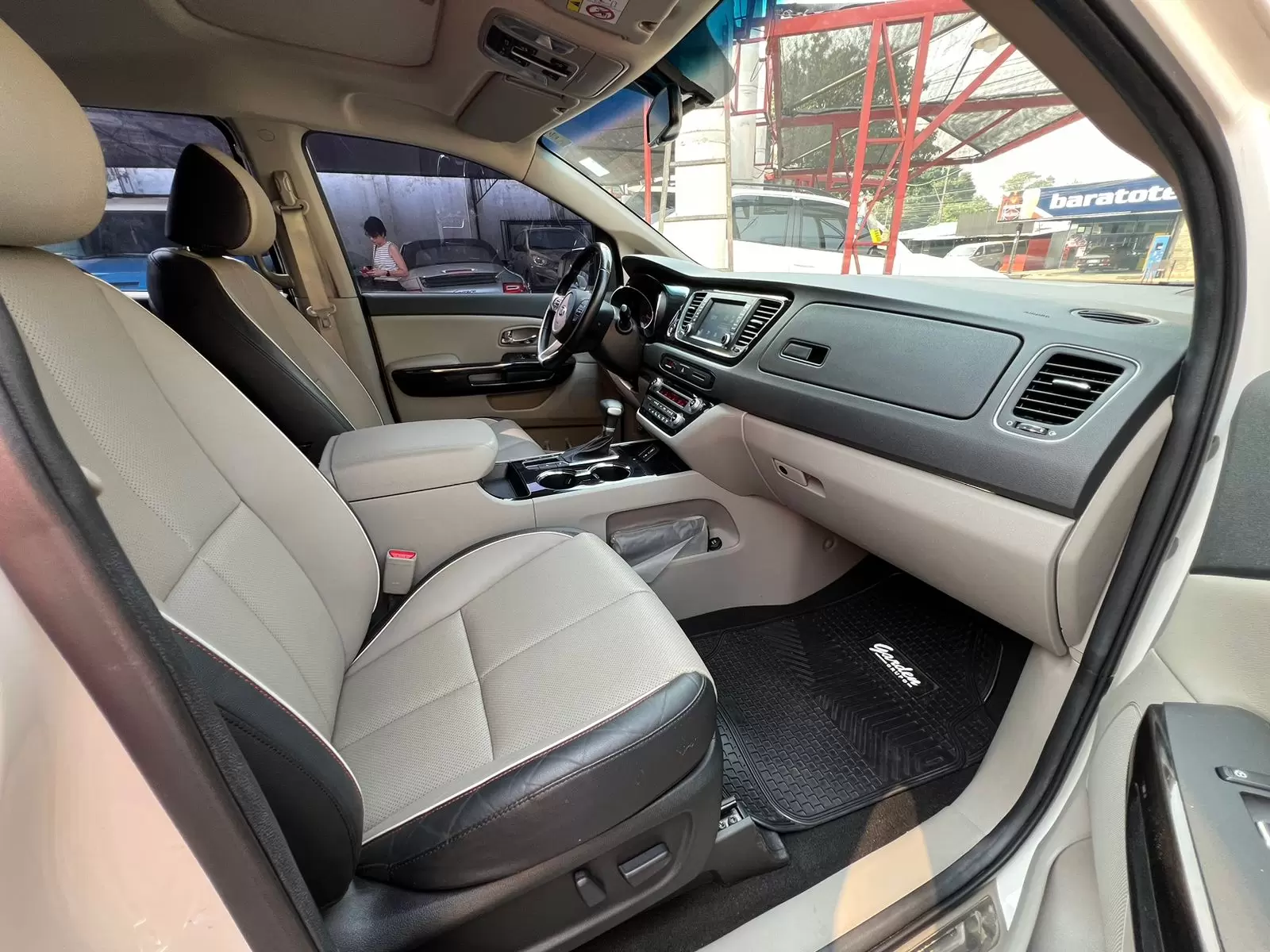 Kia Grand Carnival Limited 2021 en Globalmotors: Espaciosa y elegante minivan. - Imagen 11