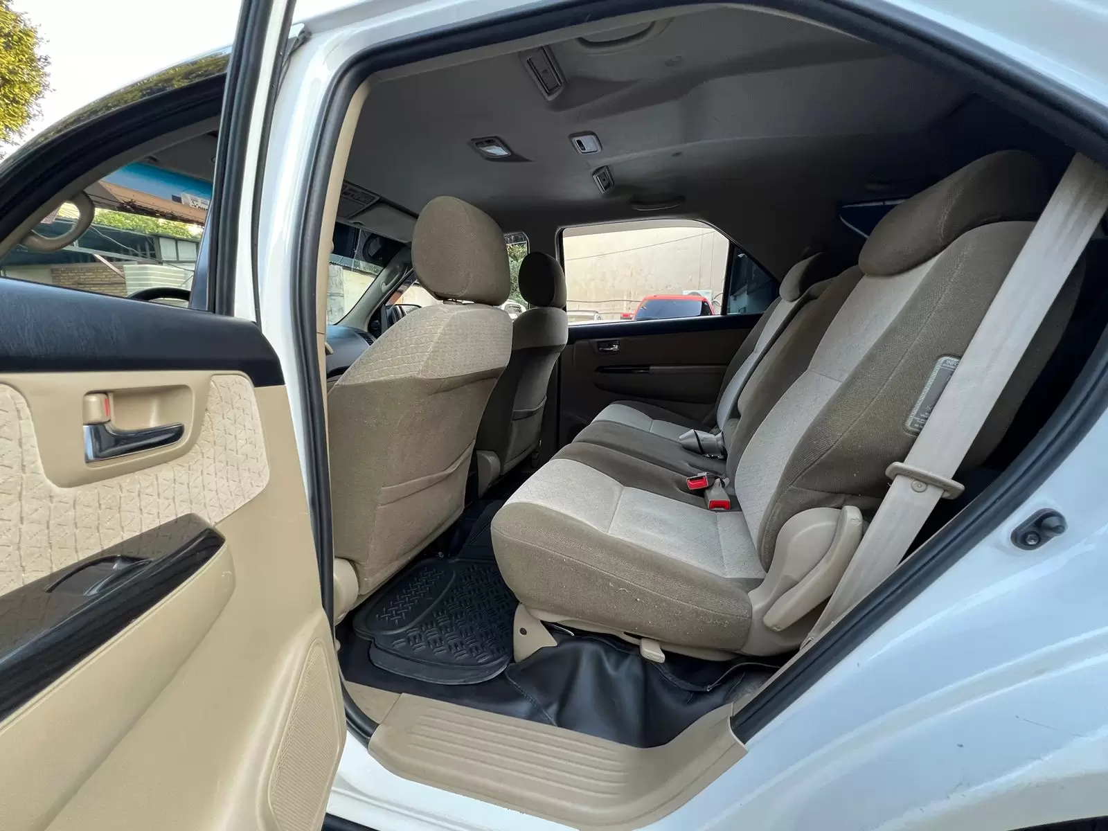Toyota Fortuner SRV 2015 en Globalmotors: SUV robusto y elegante. - Imagen 10