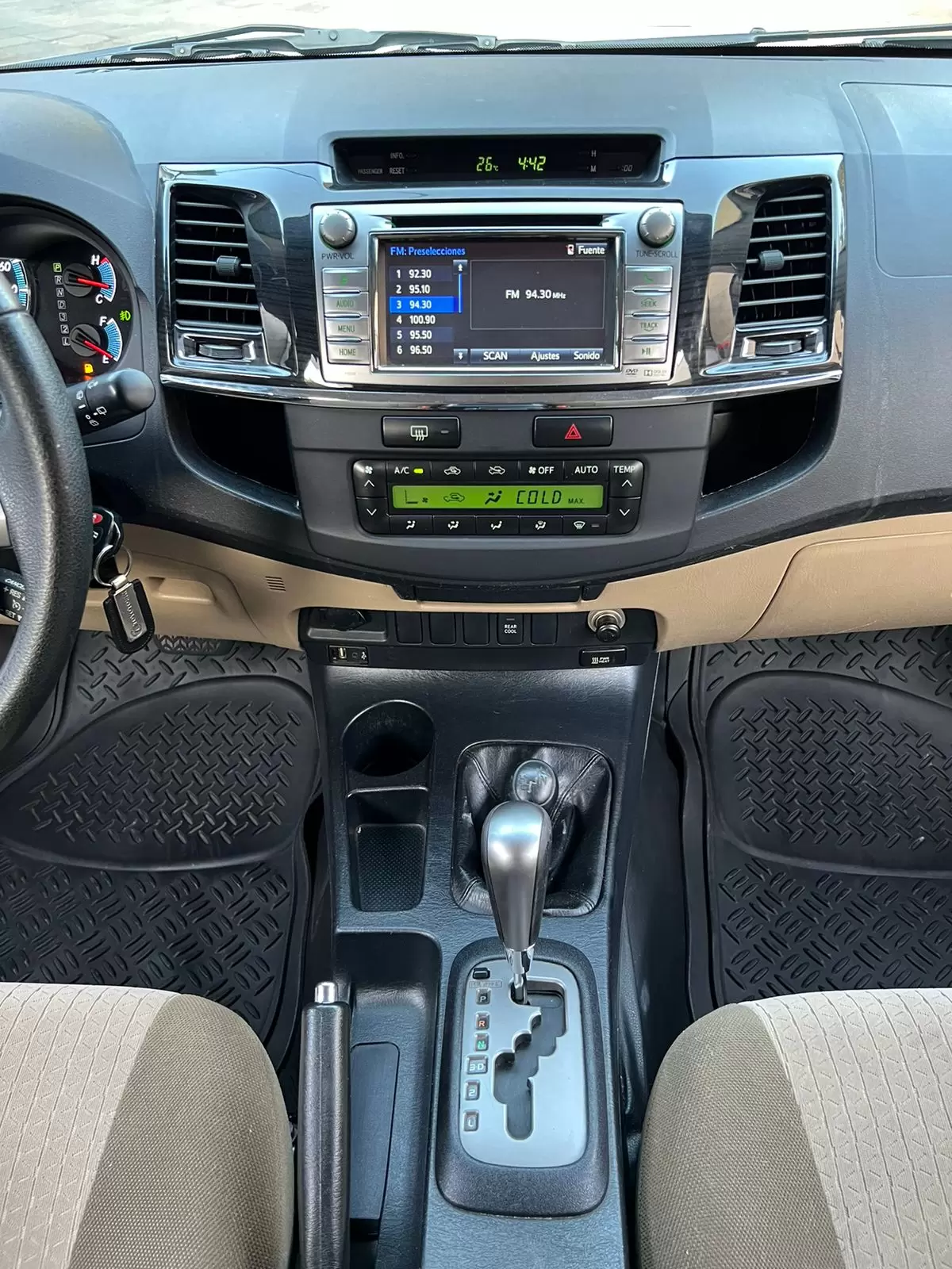 Toyota Fortuner SRV 2015 en Globalmotors: SUV robusto y elegante. - Imagen 14